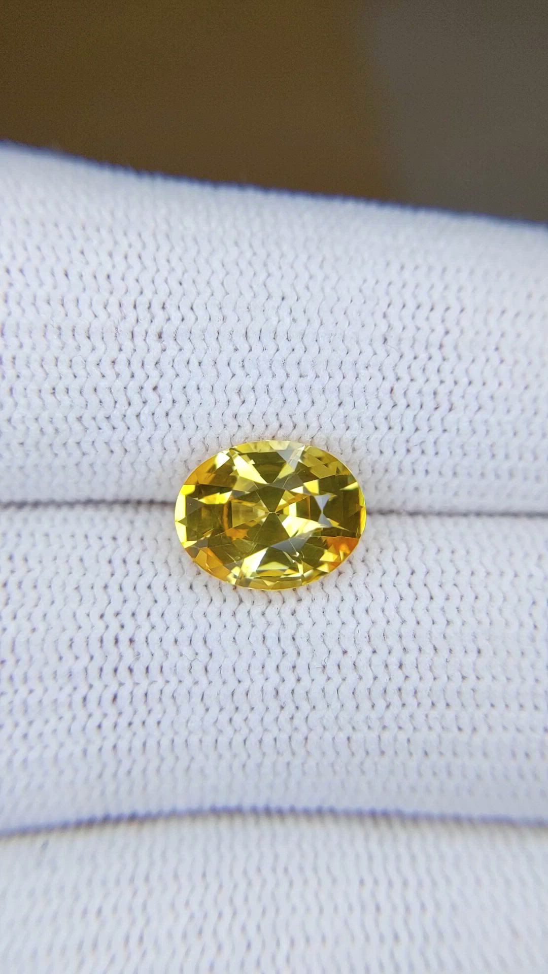 3.37 Ct. Yellow Sapphire from Ceylon (Sri Lanka) Size Video