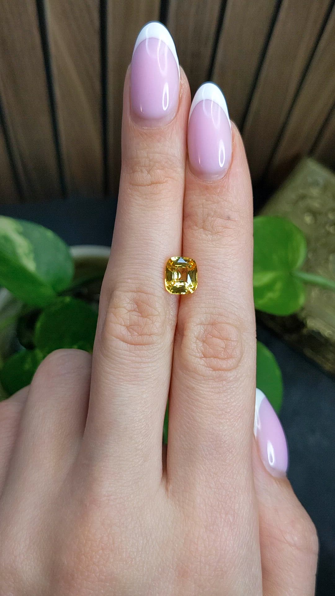 2.61 Ct. Yellow Sapphire from Ceylon (Sri Lanka) Size Video