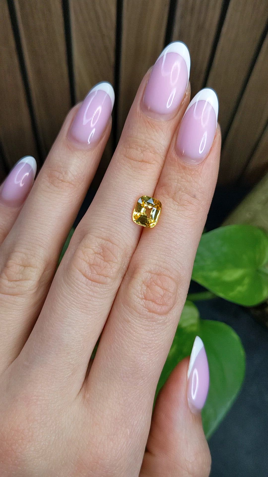 2.61 Ct. Yellow Sapphire from Ceylon (Sri Lanka) Size Video