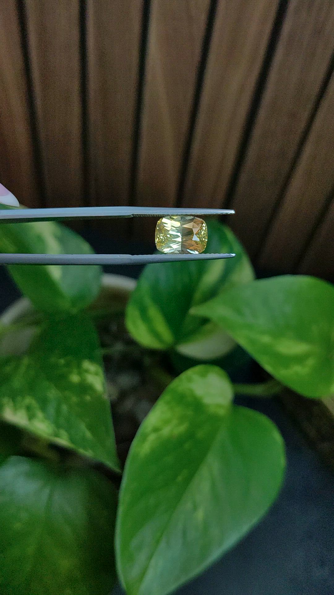 4.04 Ct. Yellow Sapphire from Ceylon (Sri Lanka) Size Video