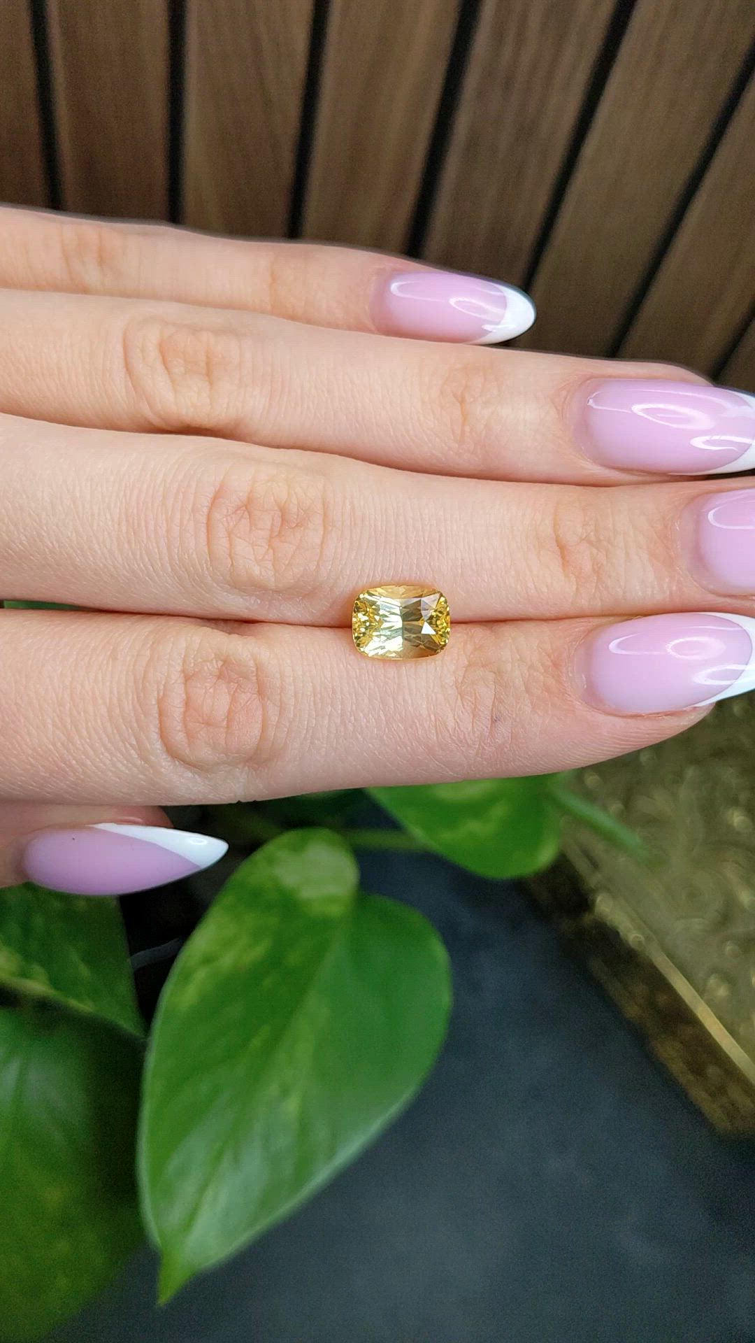 4.04 Ct. Yellow Sapphire from Ceylon (Sri Lanka) Size Video