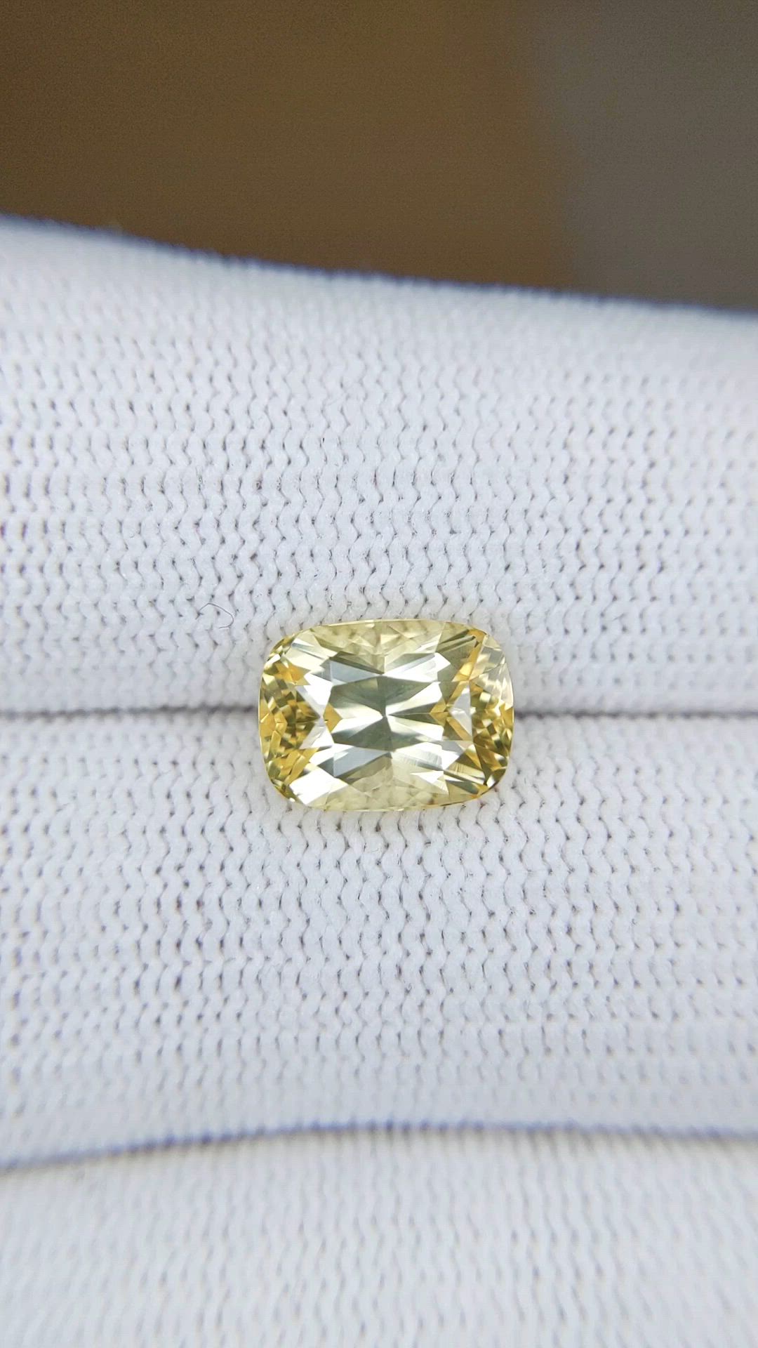 4.04 Ct. Yellow Sapphire from Ceylon (Sri Lanka) Size Video