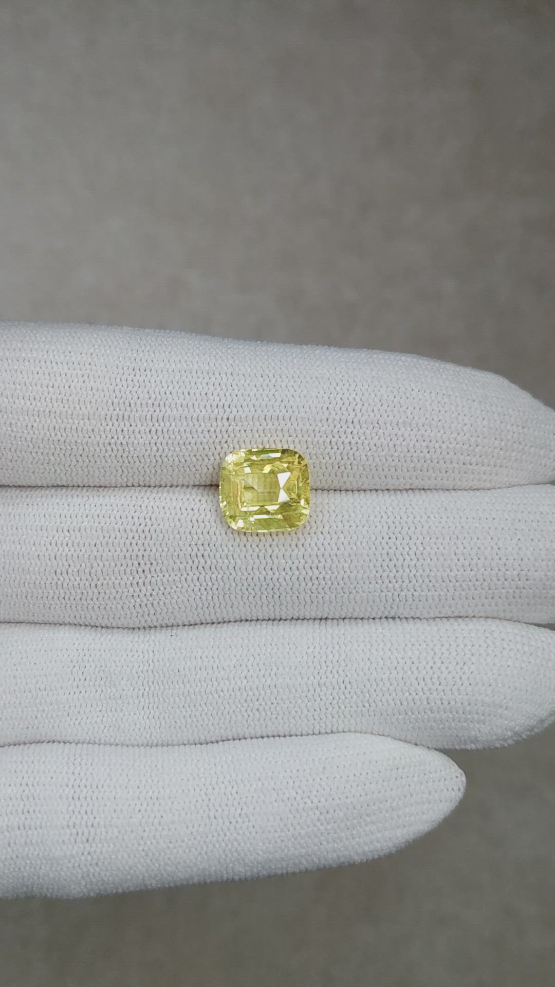 7.05 Ct. Yellow Sapphire from Ceylon (Sri Lanka) Size Video
