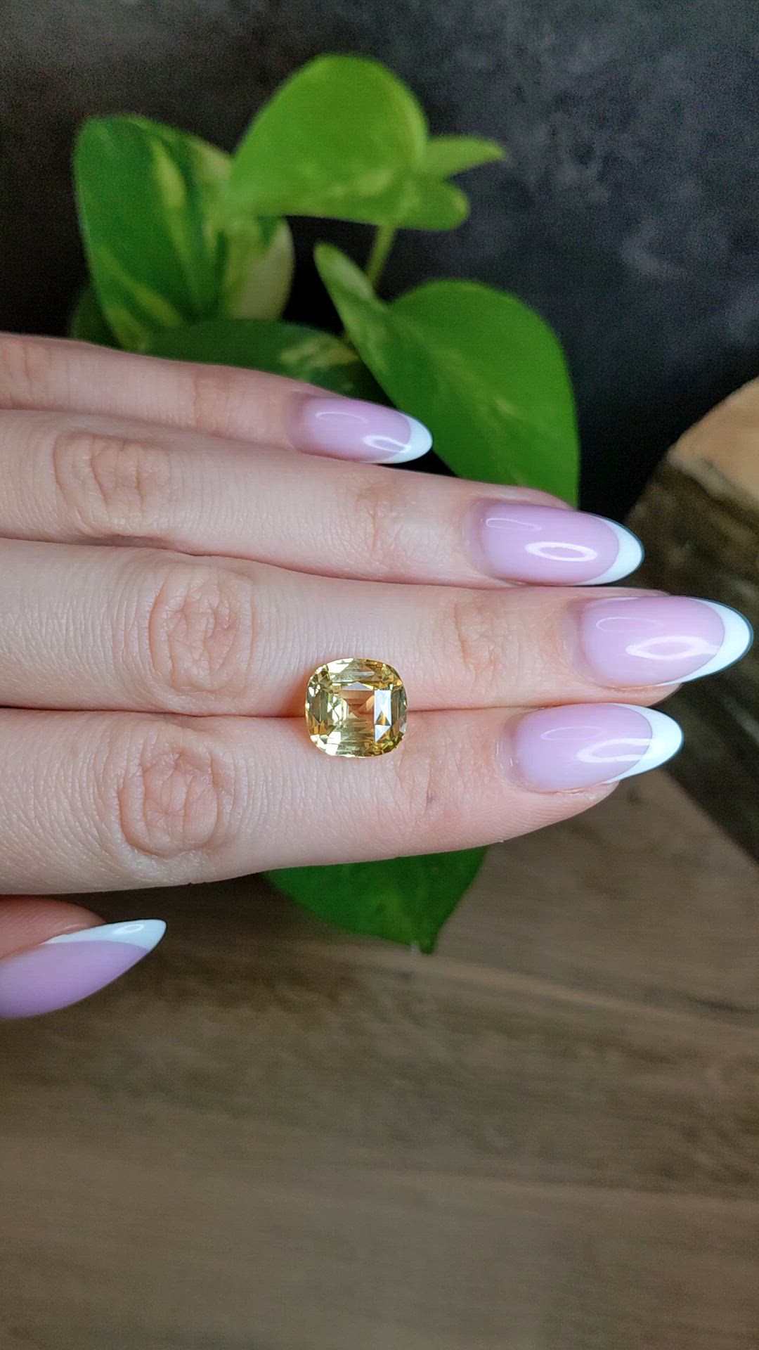 7.29 Ct. Yellow Sapphire from Ceylon (Sri Lanka) Size Video