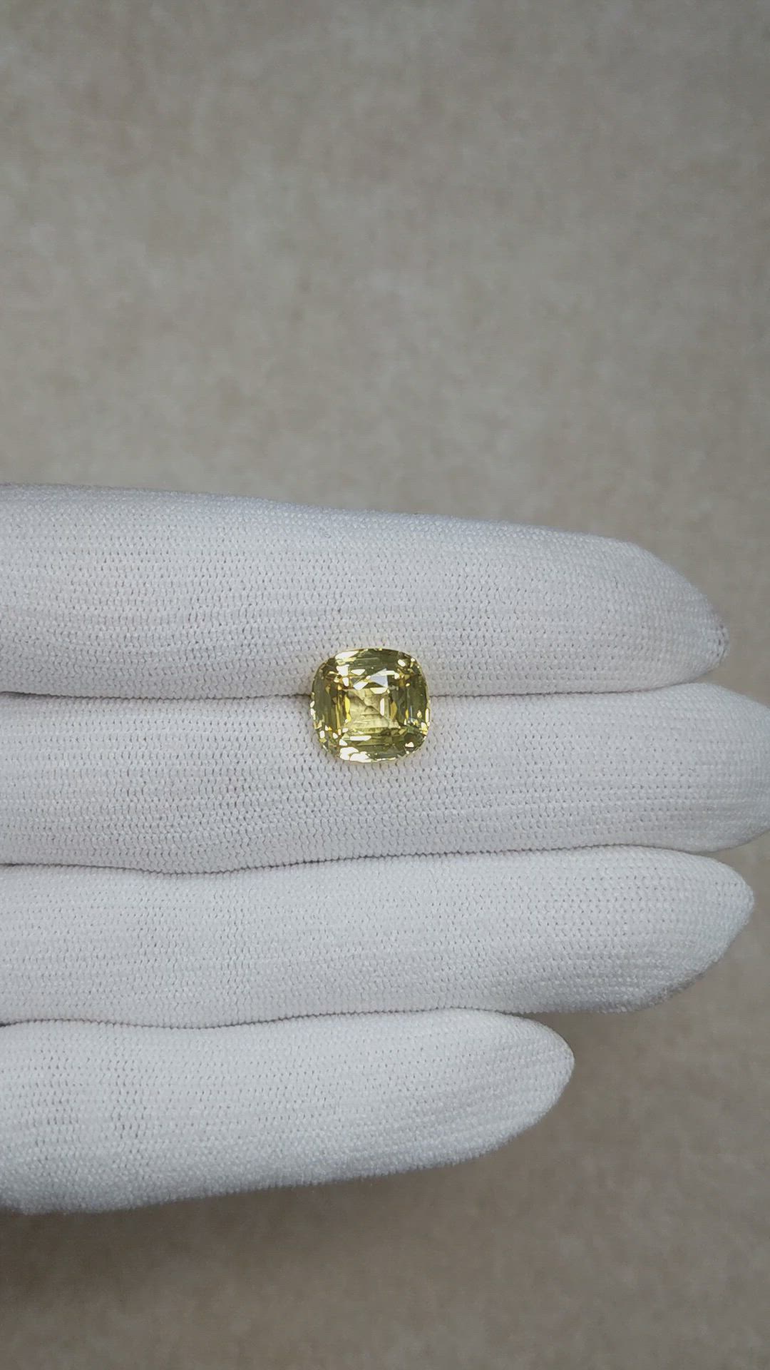 7.29 Ct. Yellow Sapphire from Ceylon (Sri Lanka) Size Video
