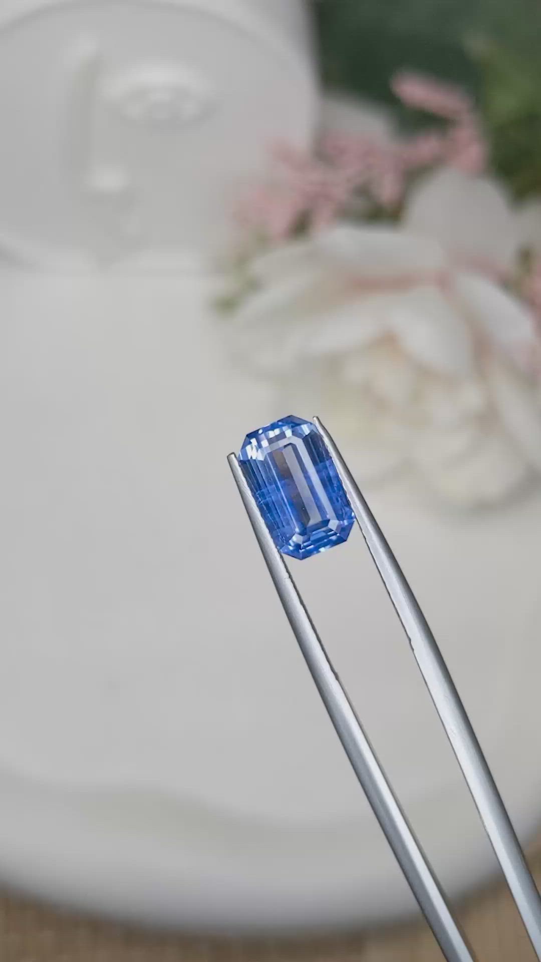 4.97 Ct. Blue Sapphire from Ceylon (Sri Lanka) Size Video