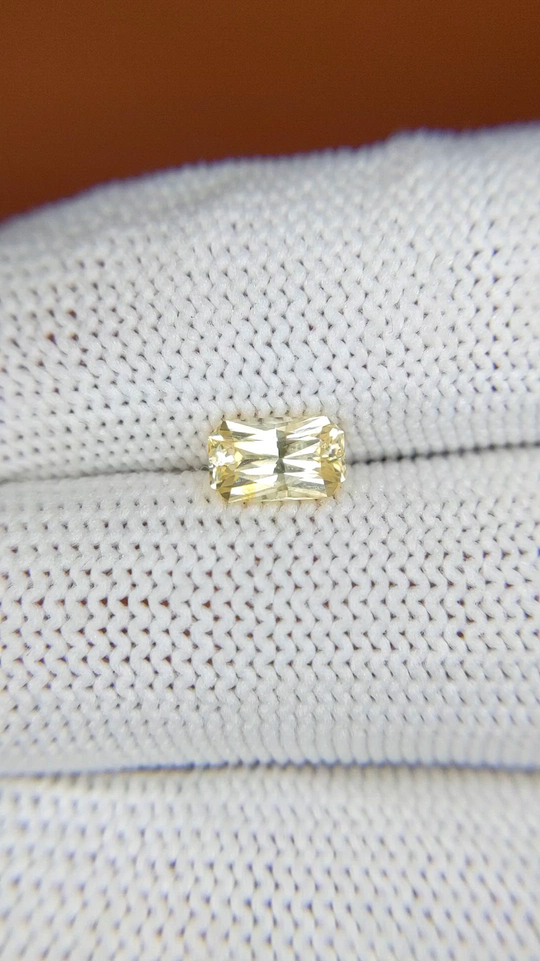 1.15 Ct. Yellow Sapphire from Ceylon (Sri Lanka) Size Video