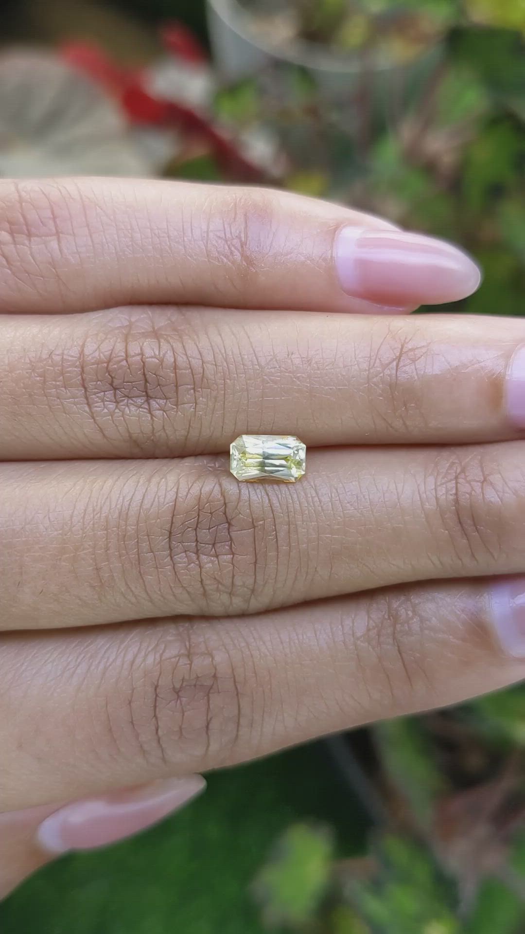 1.15 Ct. Yellow Sapphire from Ceylon (Sri Lanka) Size Video