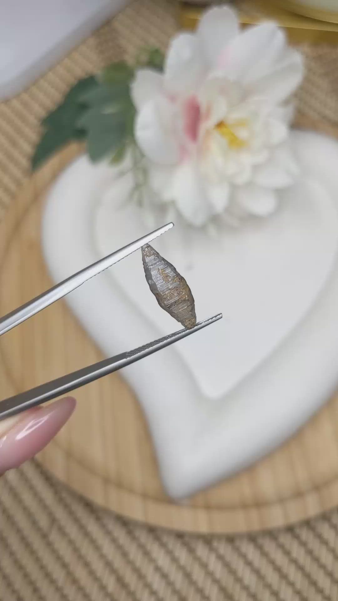 4.65 Ct. Blue Sapphire from Ceylon (Sri Lanka) Size Video