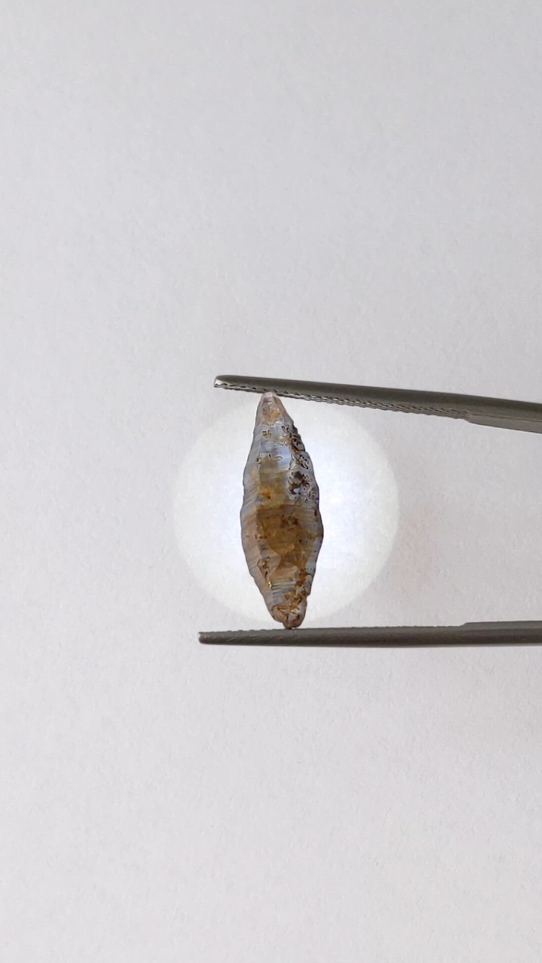 4.65 Ct. Blue Sapphire from Ceylon (Sri Lanka) Size Video