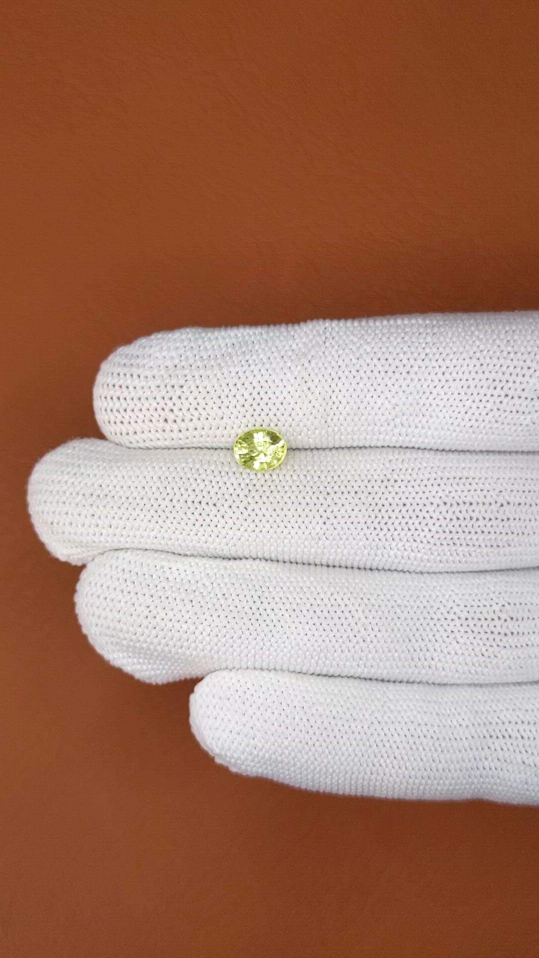1.05 Ct. Greenish Yellow Sapphire from Ceylon (Sri Lanka) Size Video