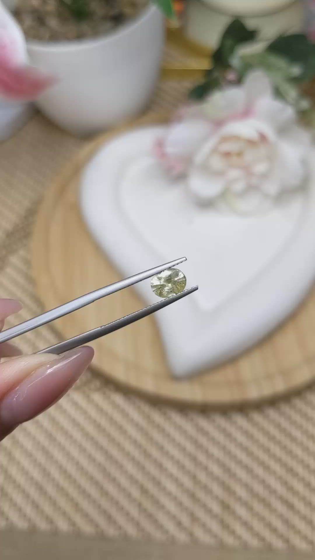 1.05 Ct. Greenish Yellow Sapphire from Ceylon (Sri Lanka) Size Video