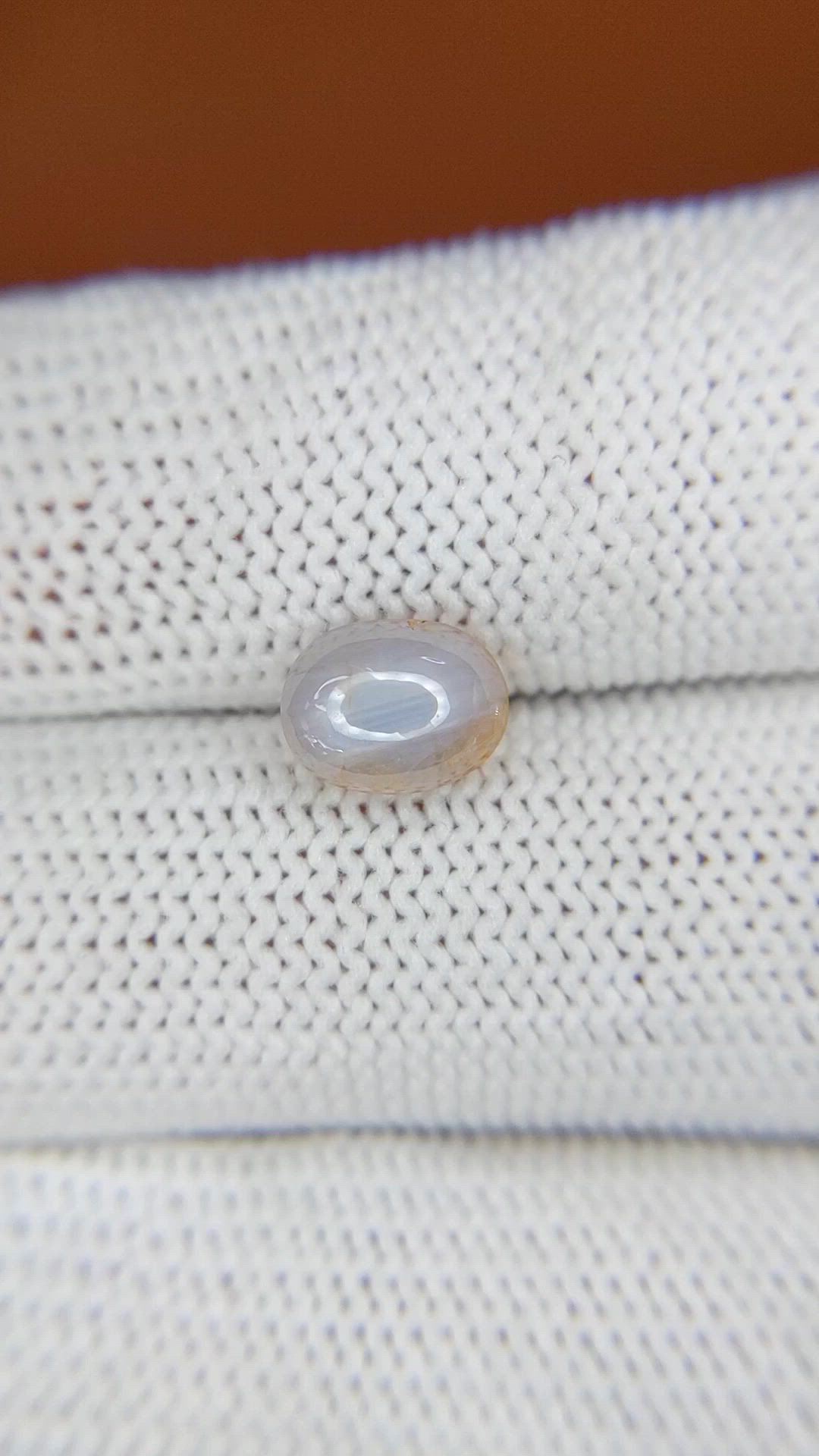 2.67 Ct. Grey Cabochon Star Sapphire from Ceylon (Sri Lanka) Size Video