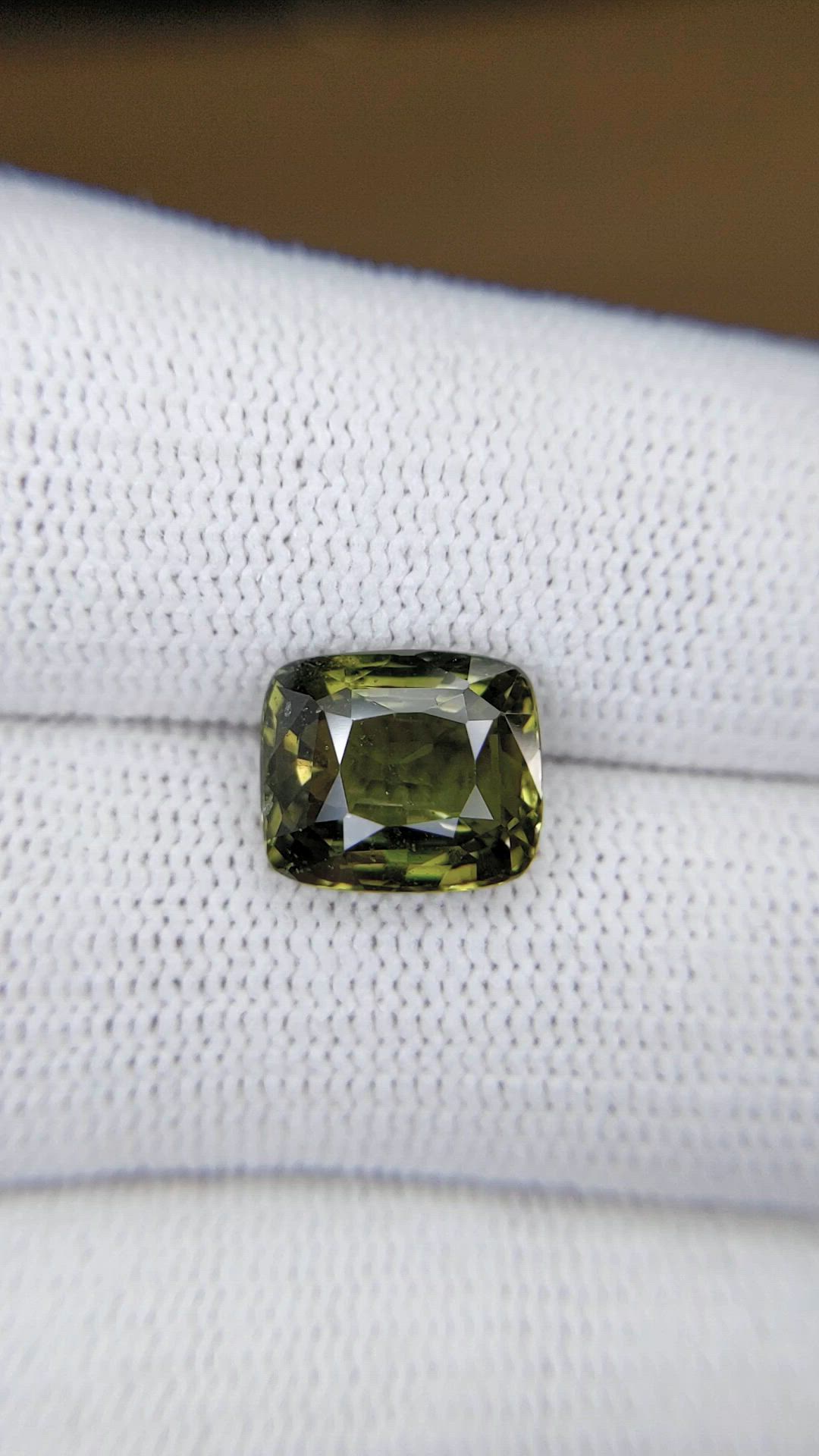 5.39 Ct. Yellowish Green Sapphire from Madagascar Size Video