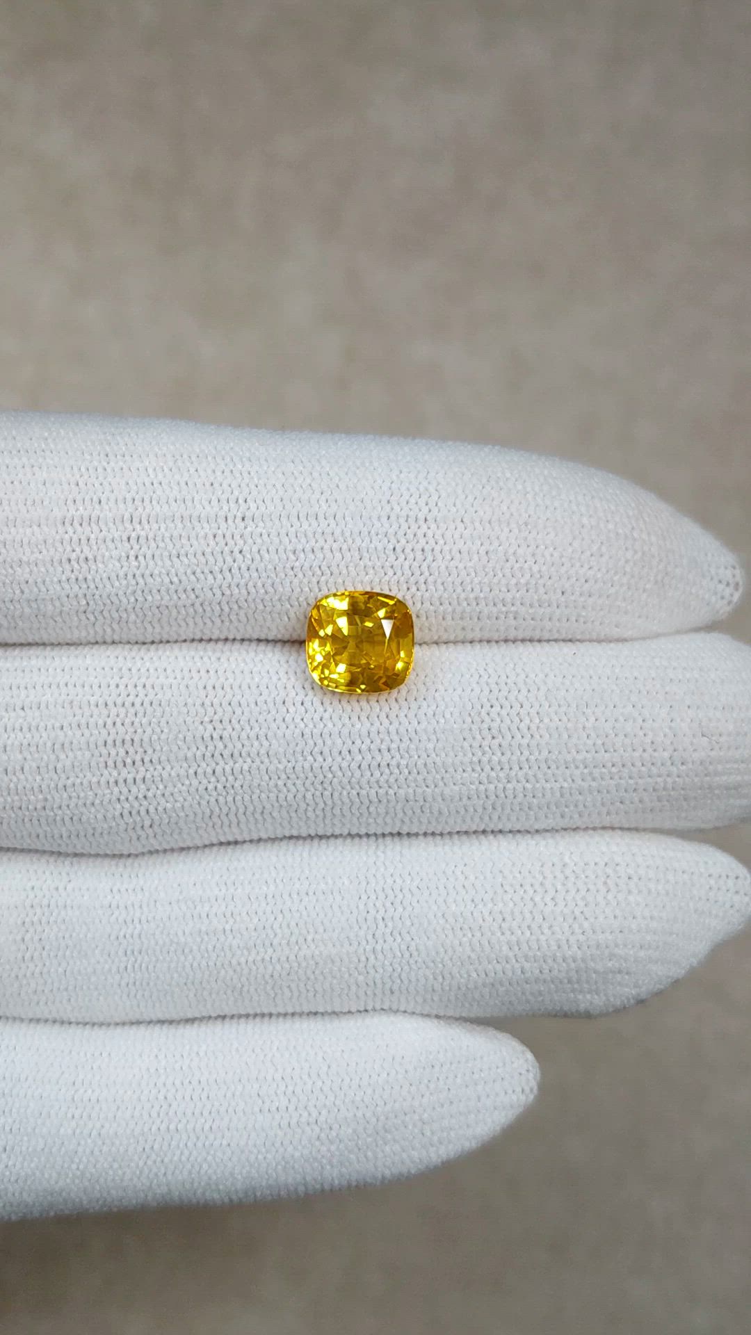 4.02 Ct. Orangish Yellow Sapphire from Ceylon (Sri Lanka) Size Video