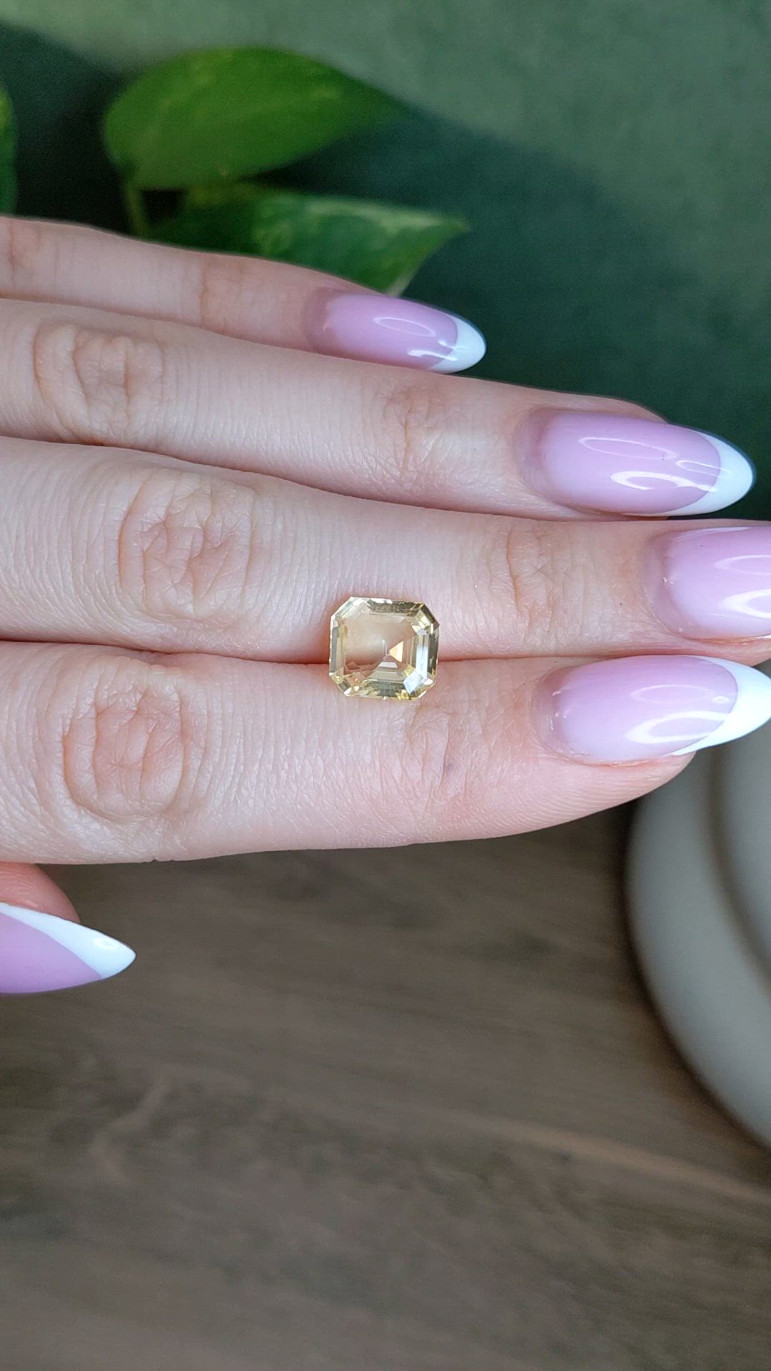 4.51 Ct. Yellow Sapphire from Ceylon (Sri Lanka) Size Video