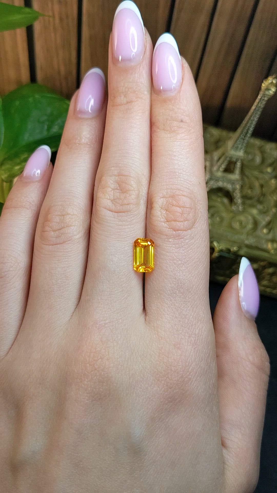 2.93 Ct. Orangish Yellow Sapphire from Ceylon (Sri Lanka) Size Video