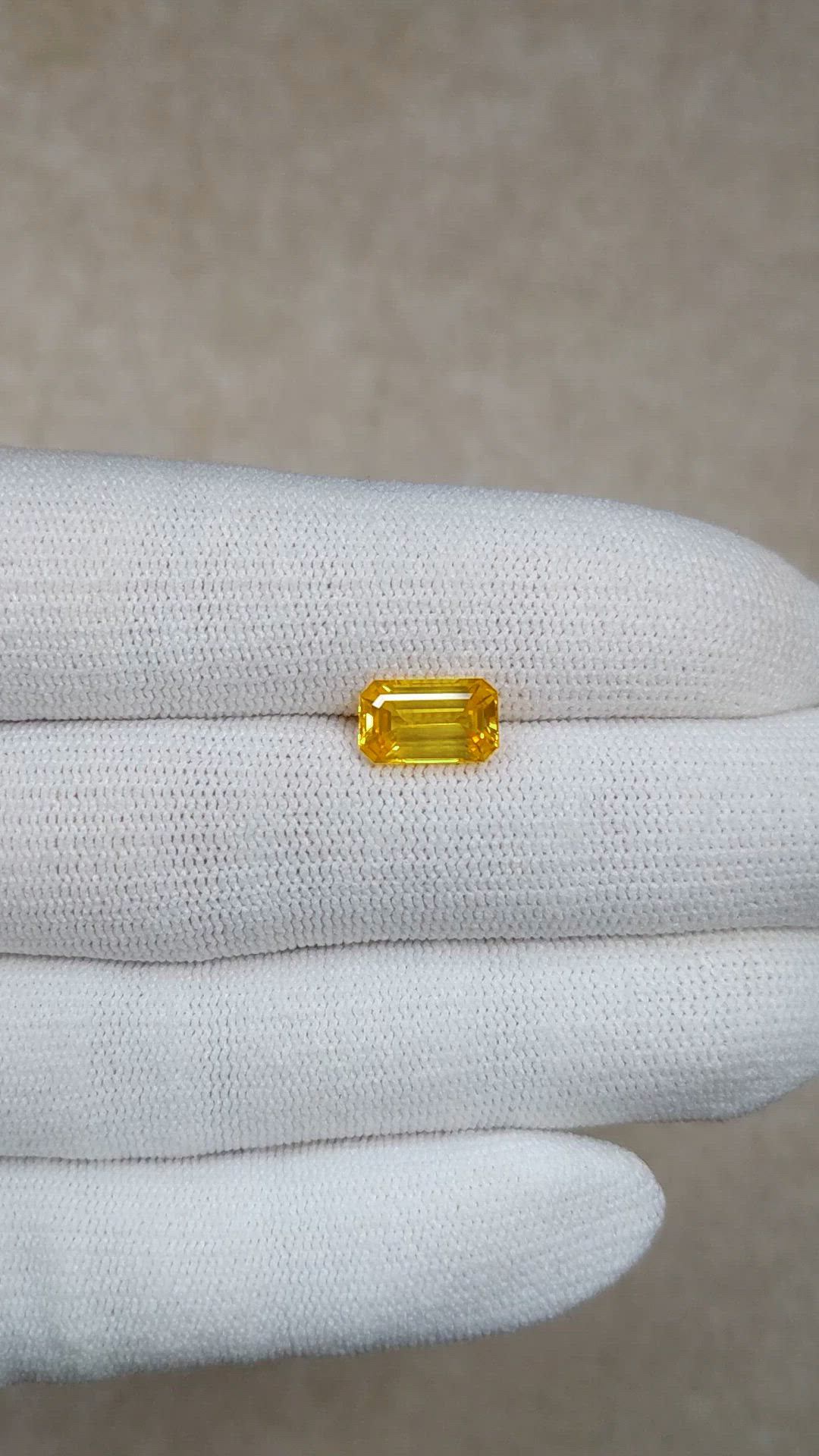 2.93 Ct. Orangish Yellow Sapphire from Ceylon (Sri Lanka) Size Video