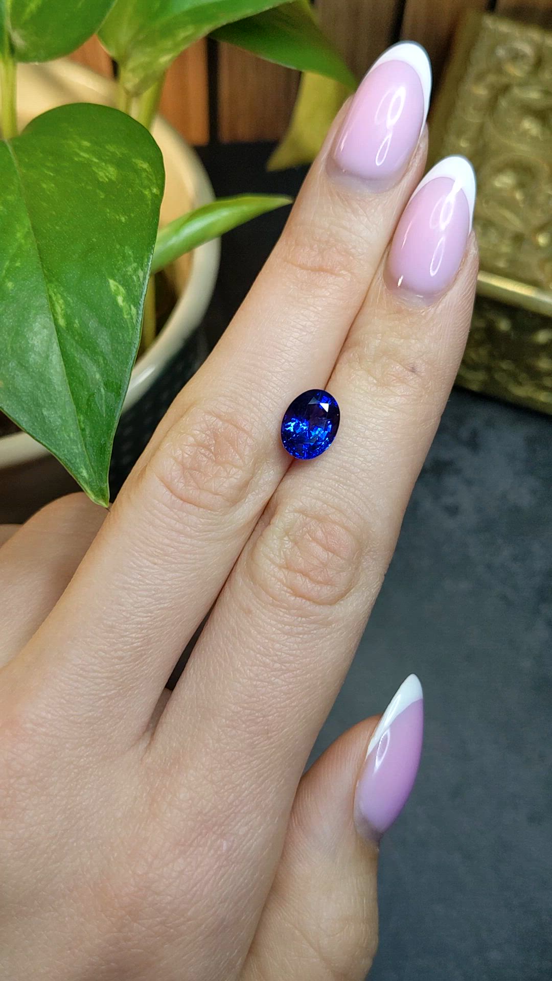 3.25 Ct. Purplish Blue Sapphire from Ceylon (Sri Lanka) Size Video