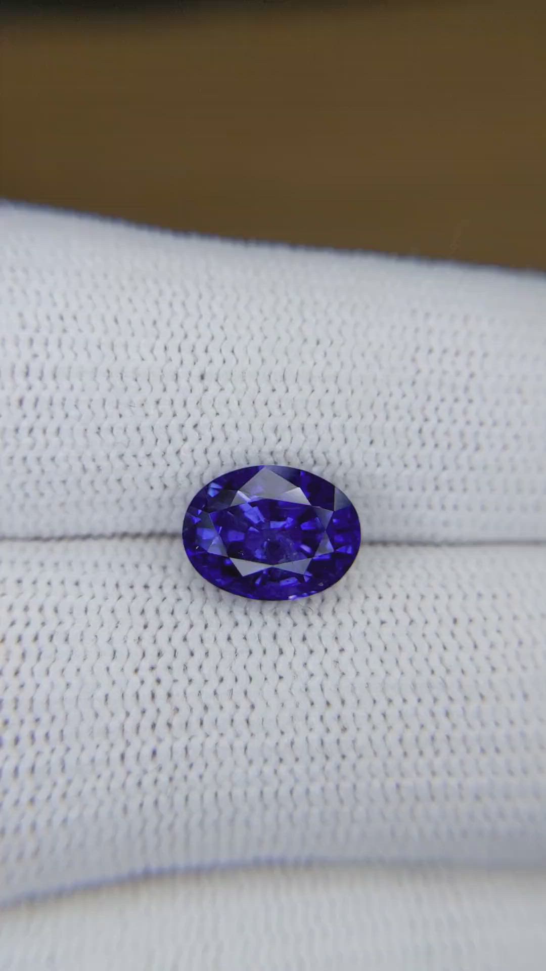 3.25 Ct. Purplish Blue Sapphire from Ceylon (Sri Lanka) Size Video