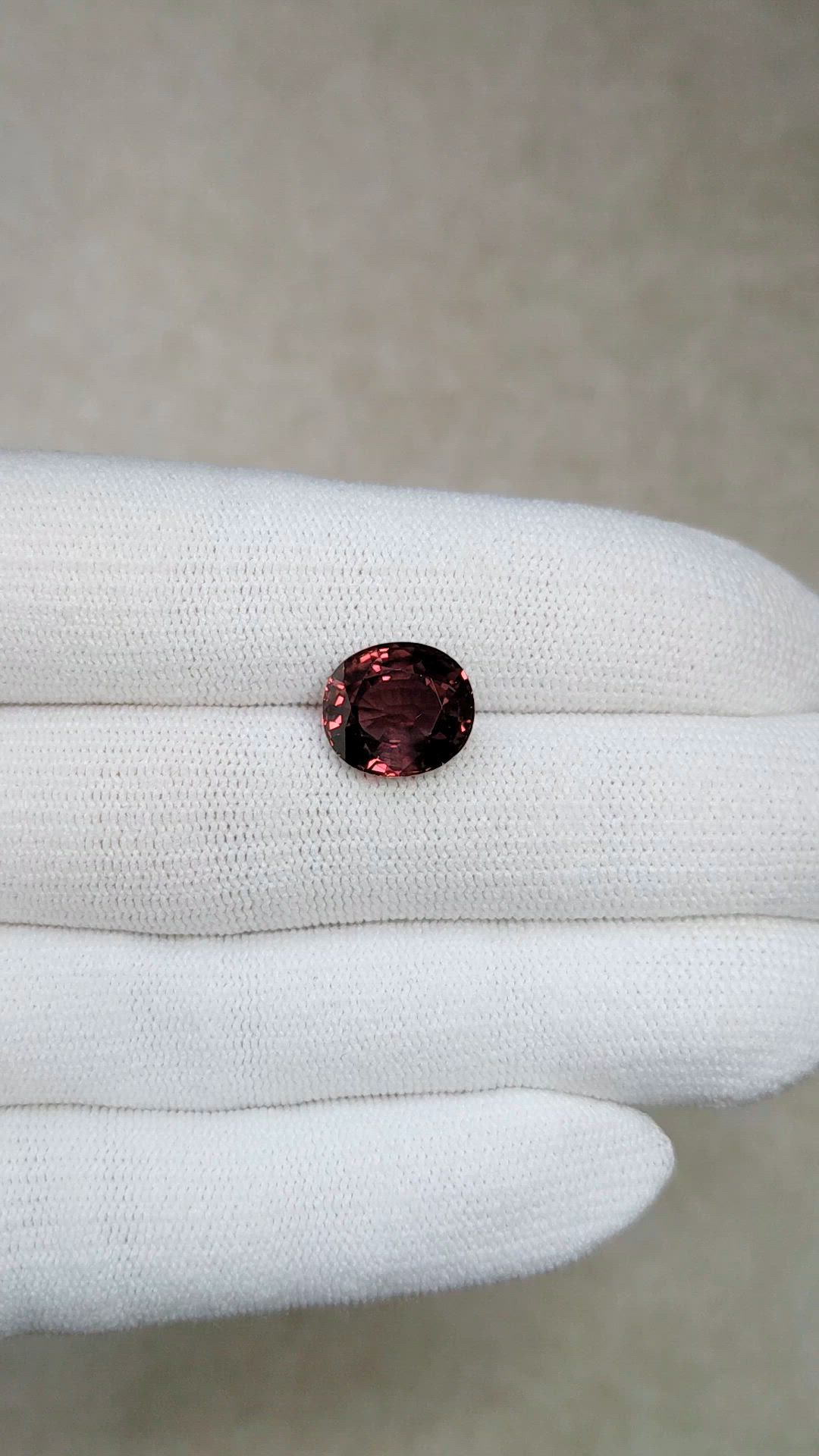 6.85 Ct. Pinkish Brown Sapphire from Ceylon (Sri Lanka) Size Video