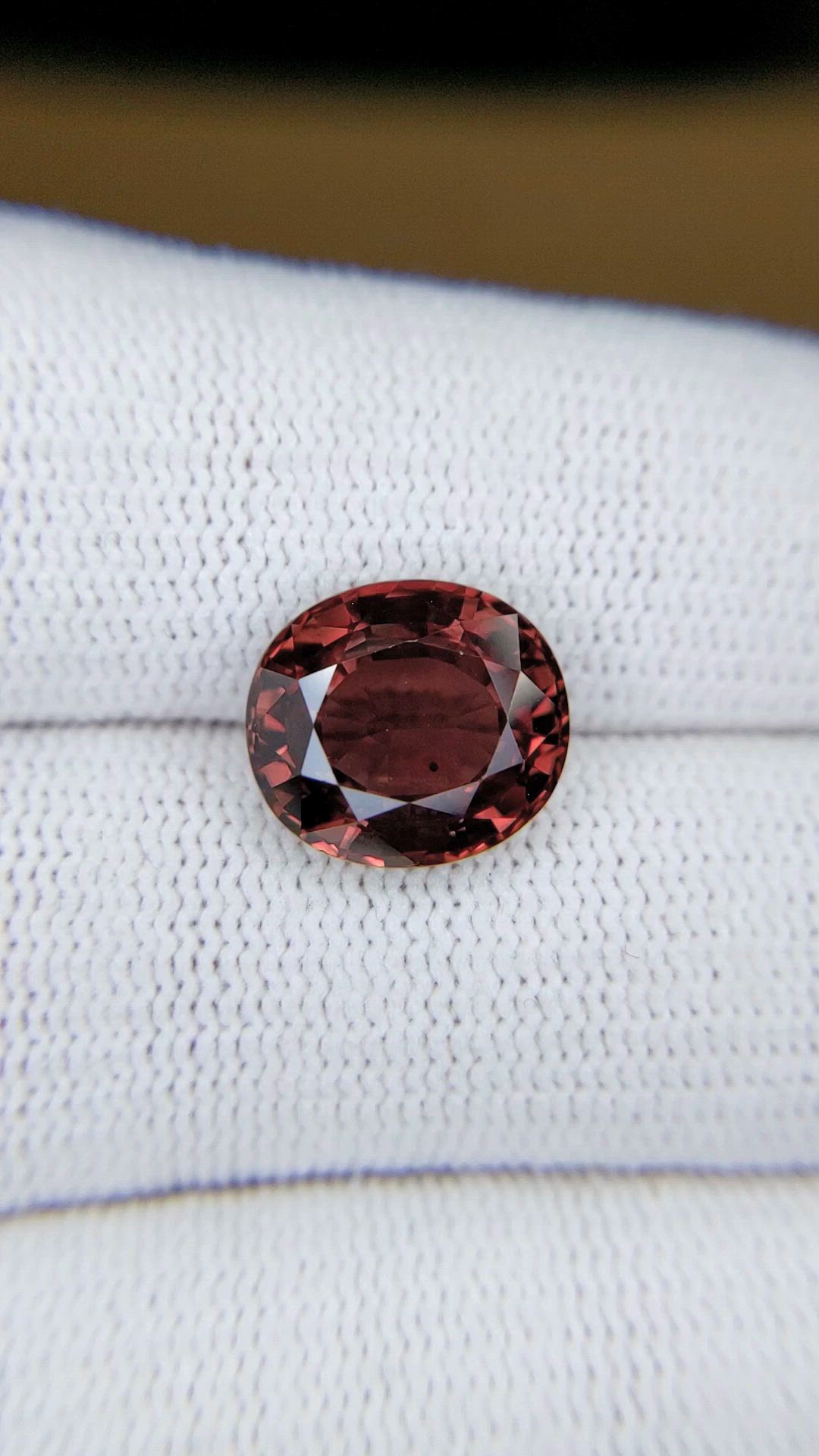 6.85 Ct. Pinkish Brown Sapphire from Ceylon (Sri Lanka) Size Video