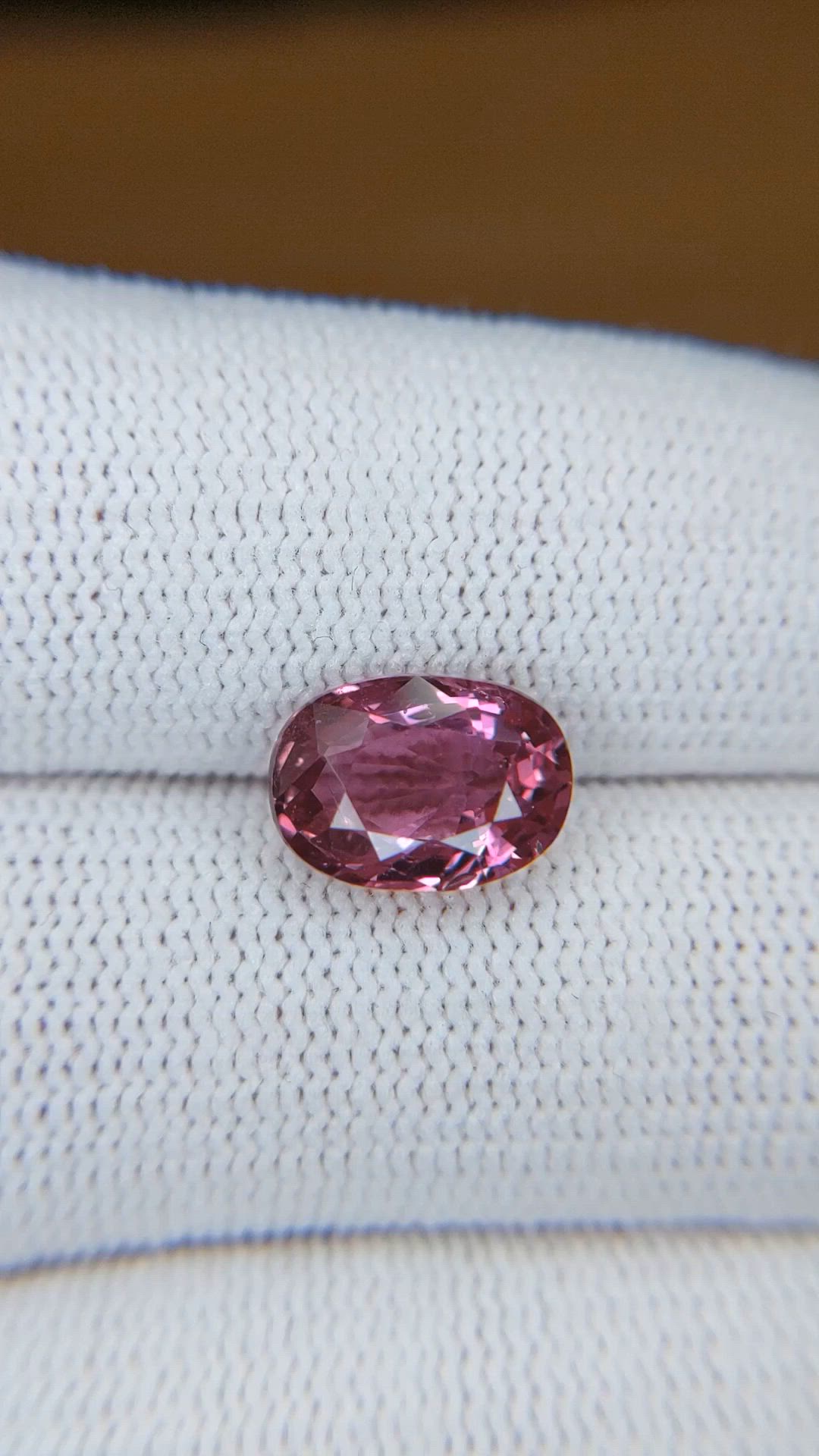 4.02 Ct. Purplish Pink Sapphire from Ceylon (Sri Lanka) Size Video