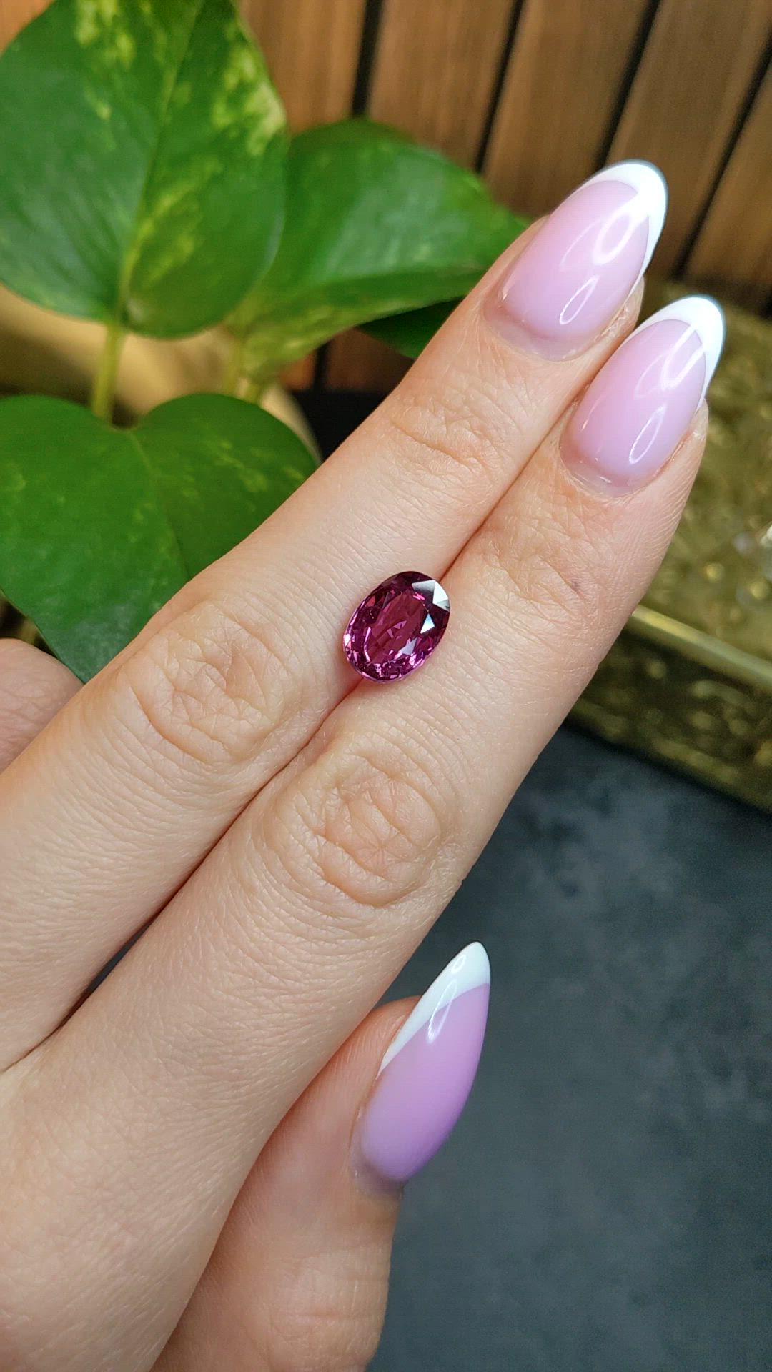 4.02 Ct. Purplish Pink Sapphire from Ceylon (Sri Lanka) Size Video