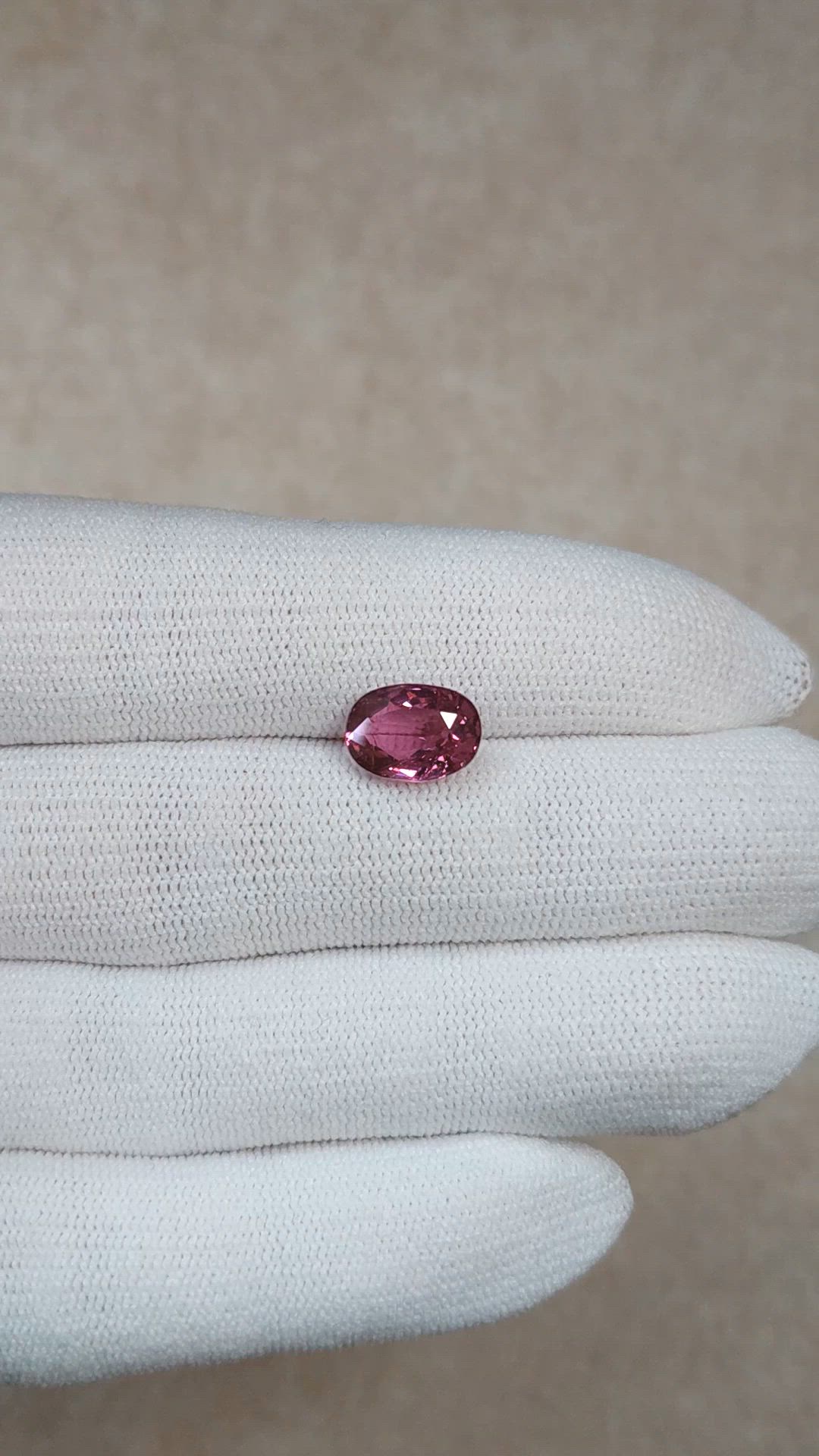 4.02 Ct. Purplish Pink Sapphire from Ceylon (Sri Lanka) Size Video