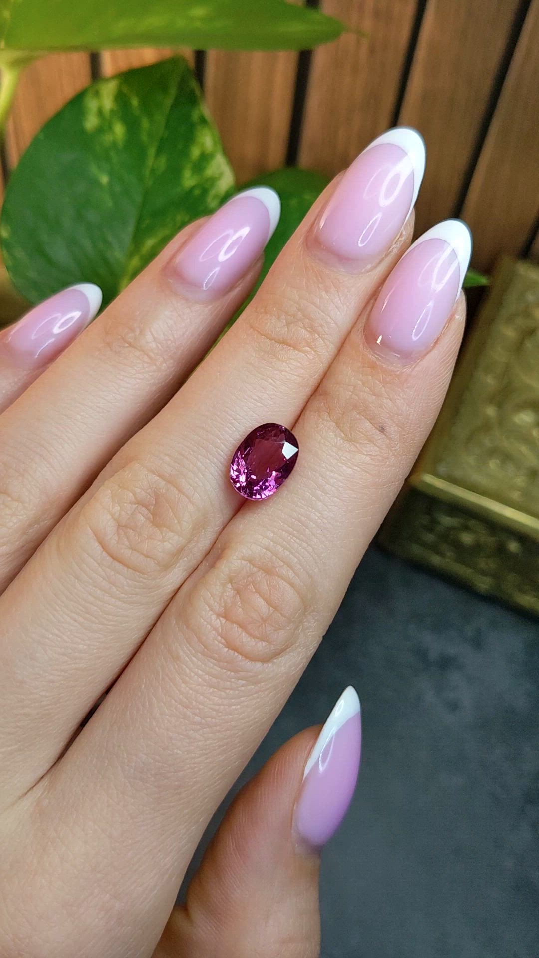 4.02 Ct. Purplish Pink Sapphire from Ceylon (Sri Lanka) Size Video