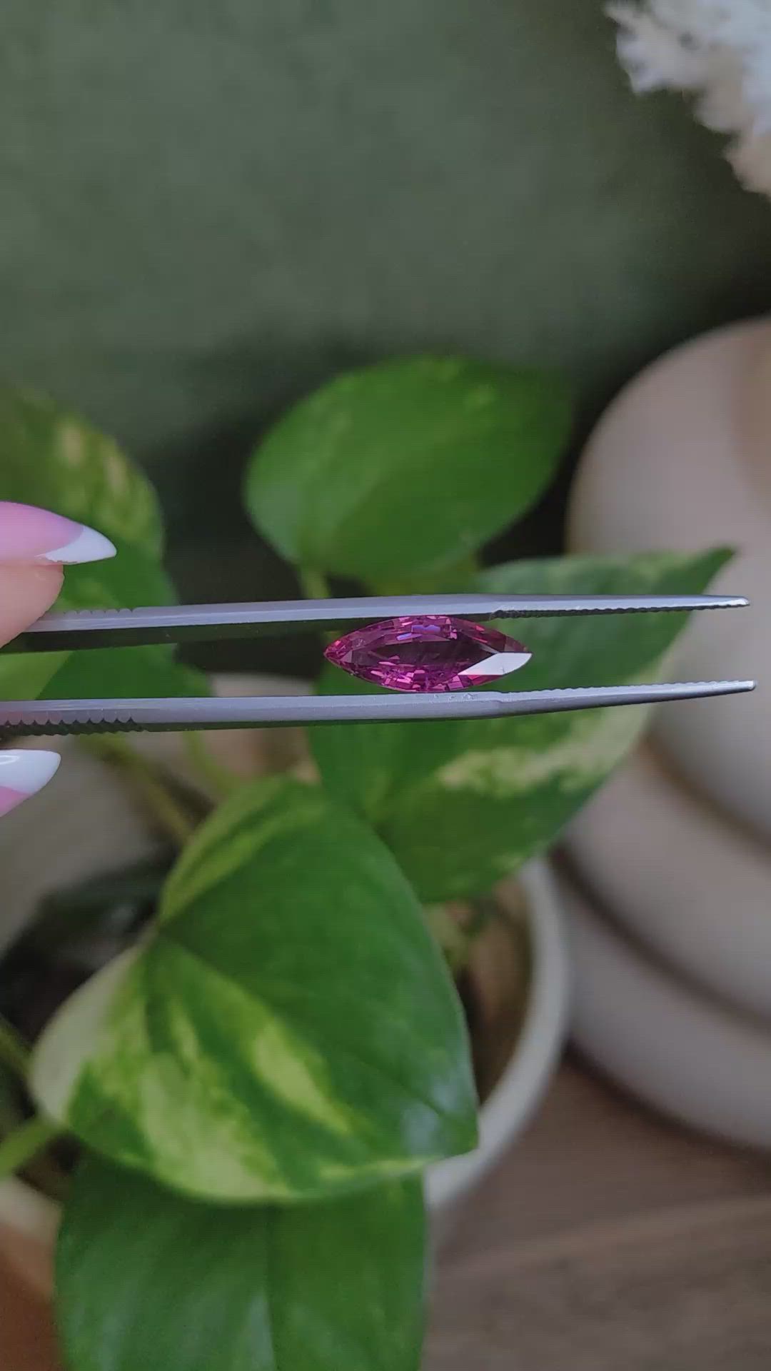 2.93 Ct. Pink Sapphire from Ceylon (Sri Lanka) Size Video