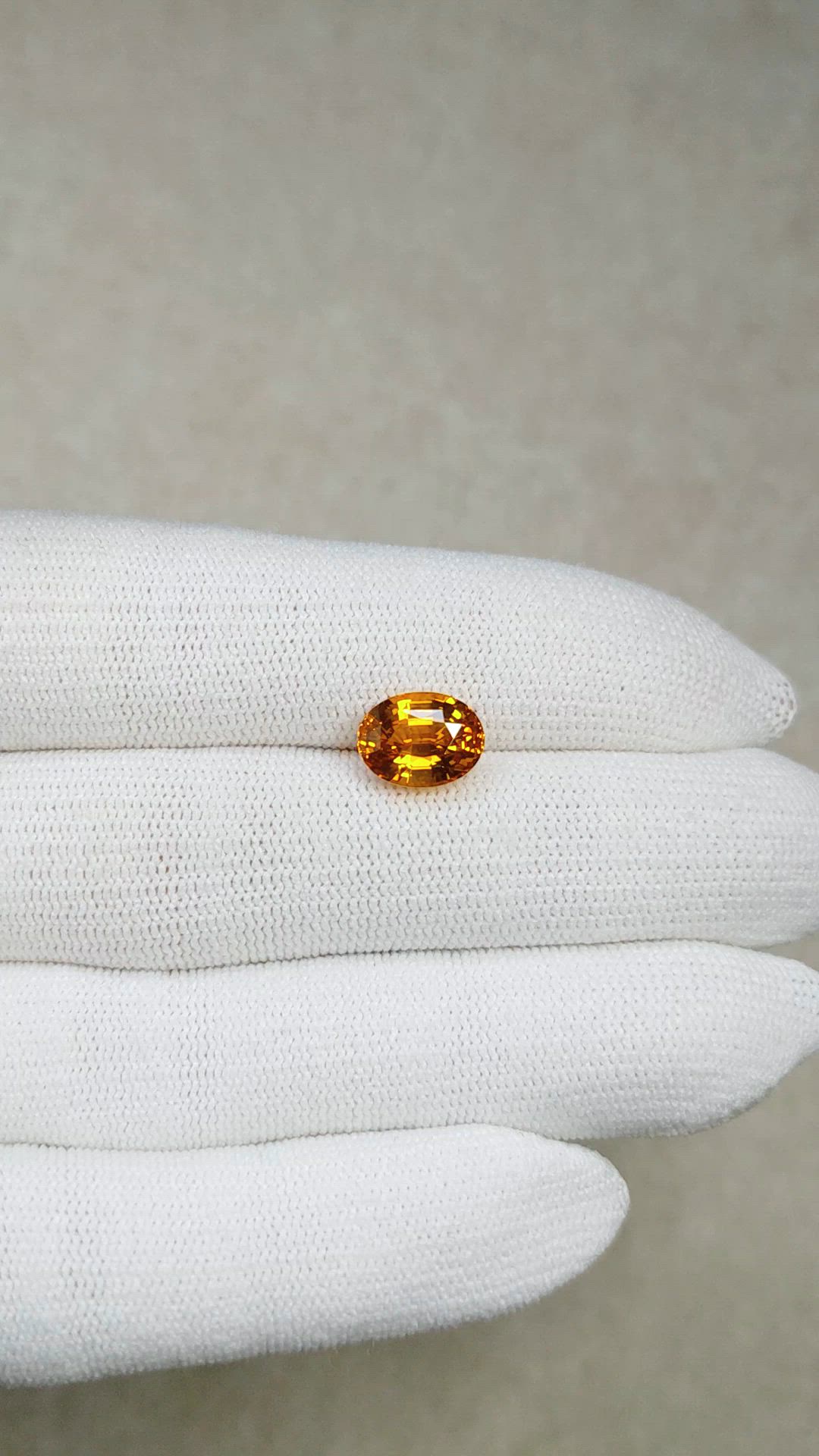4.19 Ct. Yellowish Orange Sapphire from Ceylon (Sri Lanka) Size Video