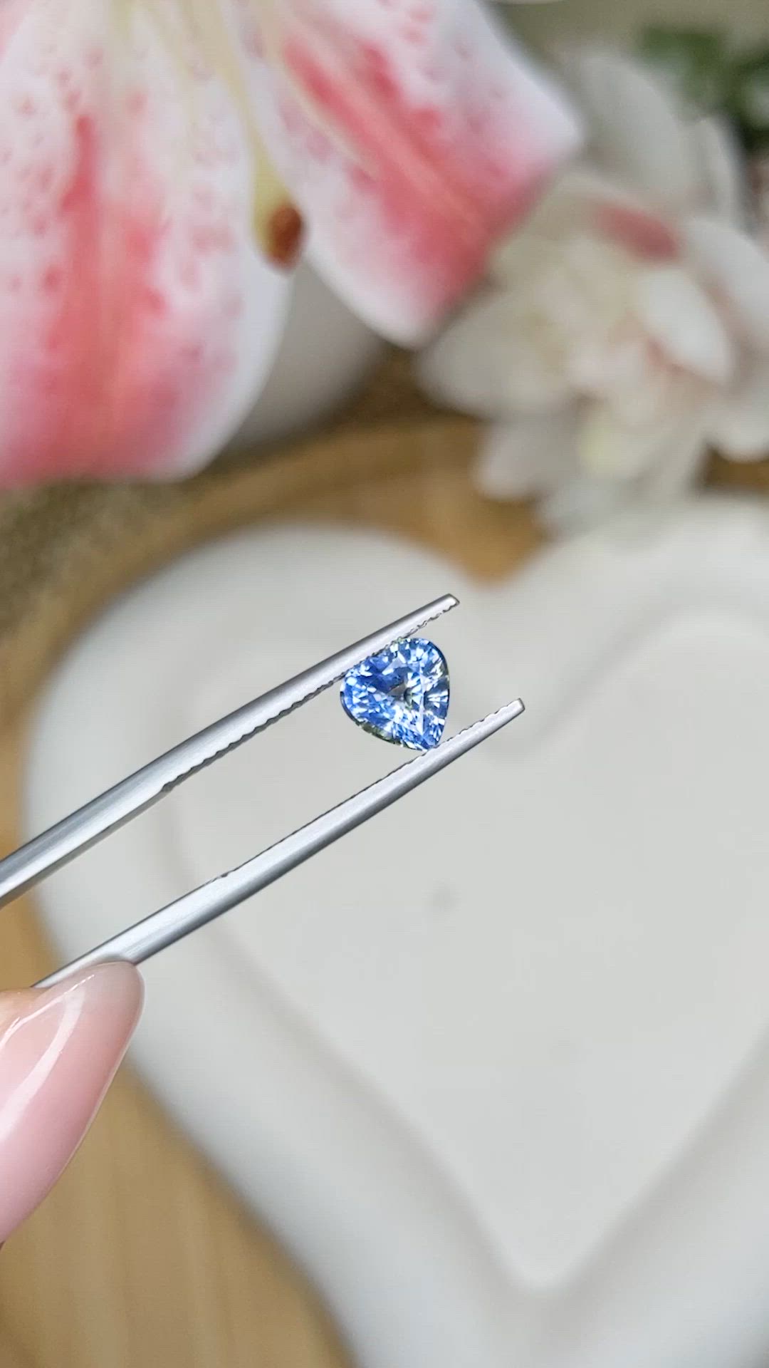 1.30 Ct. Bi Color / Parti Sapphire from Ceylon (Sri Lanka) Size Video