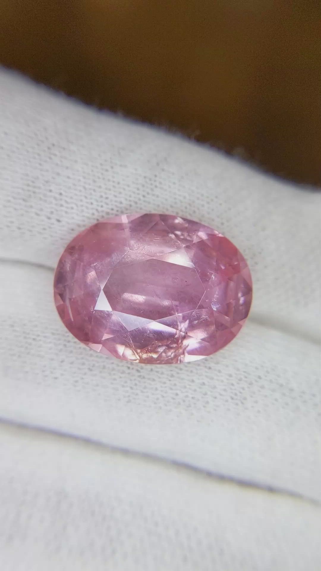 18.01 Ct. Padparadscha Sapphire from Ceylon (Sri Lanka) Size Video