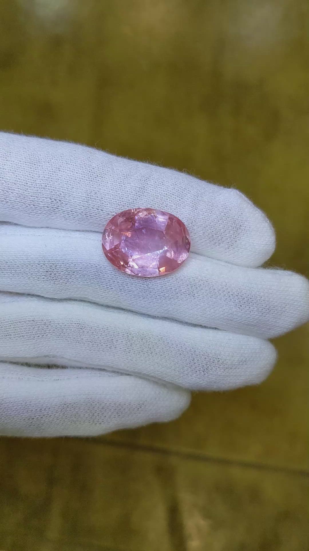 18.01 Ct. Padparadscha Sapphire from Ceylon (Sri Lanka) Size Video