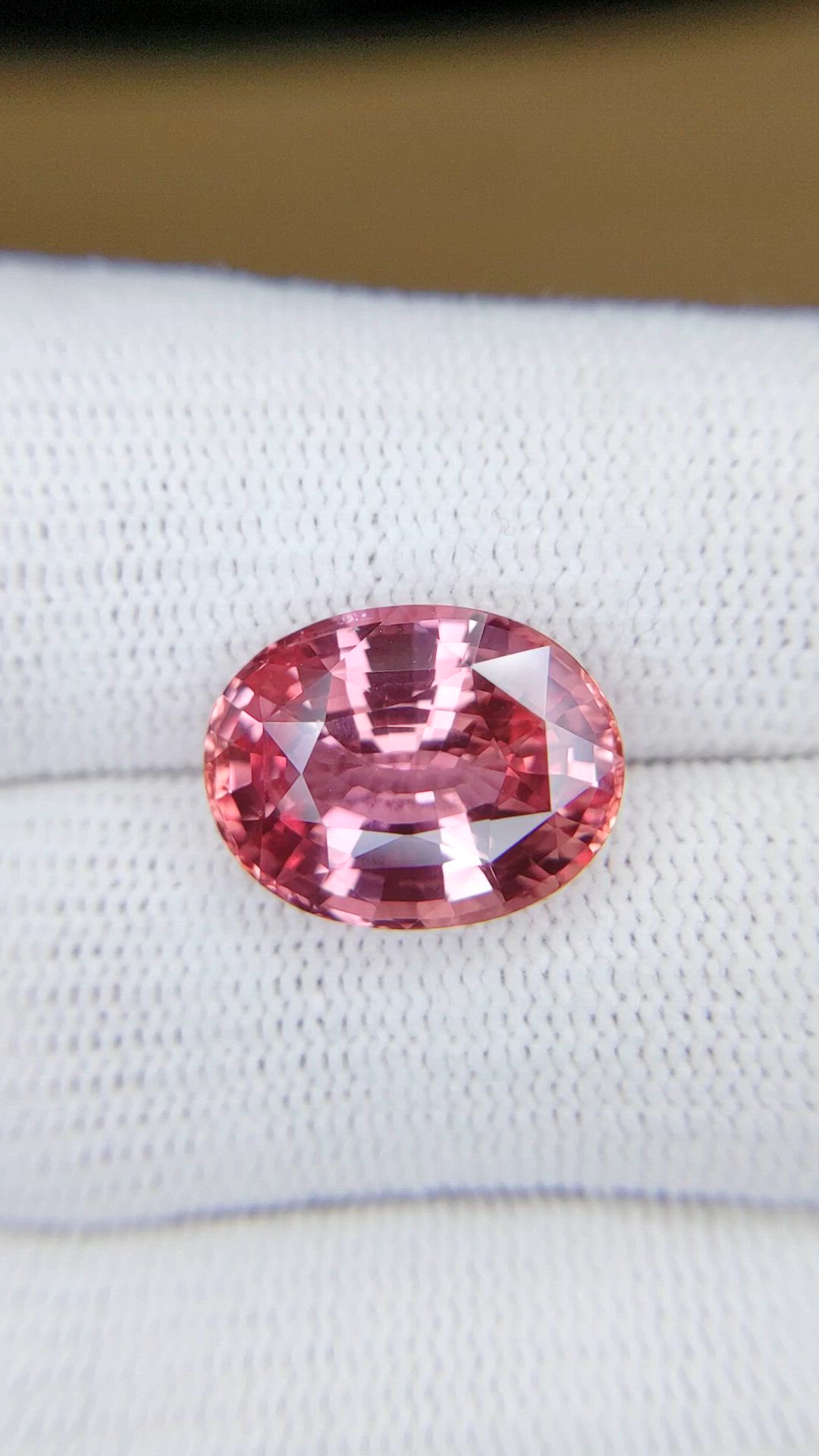 10.53 Ct. Padparadscha Sapphire from Ceylon (Sri Lanka) Size Video