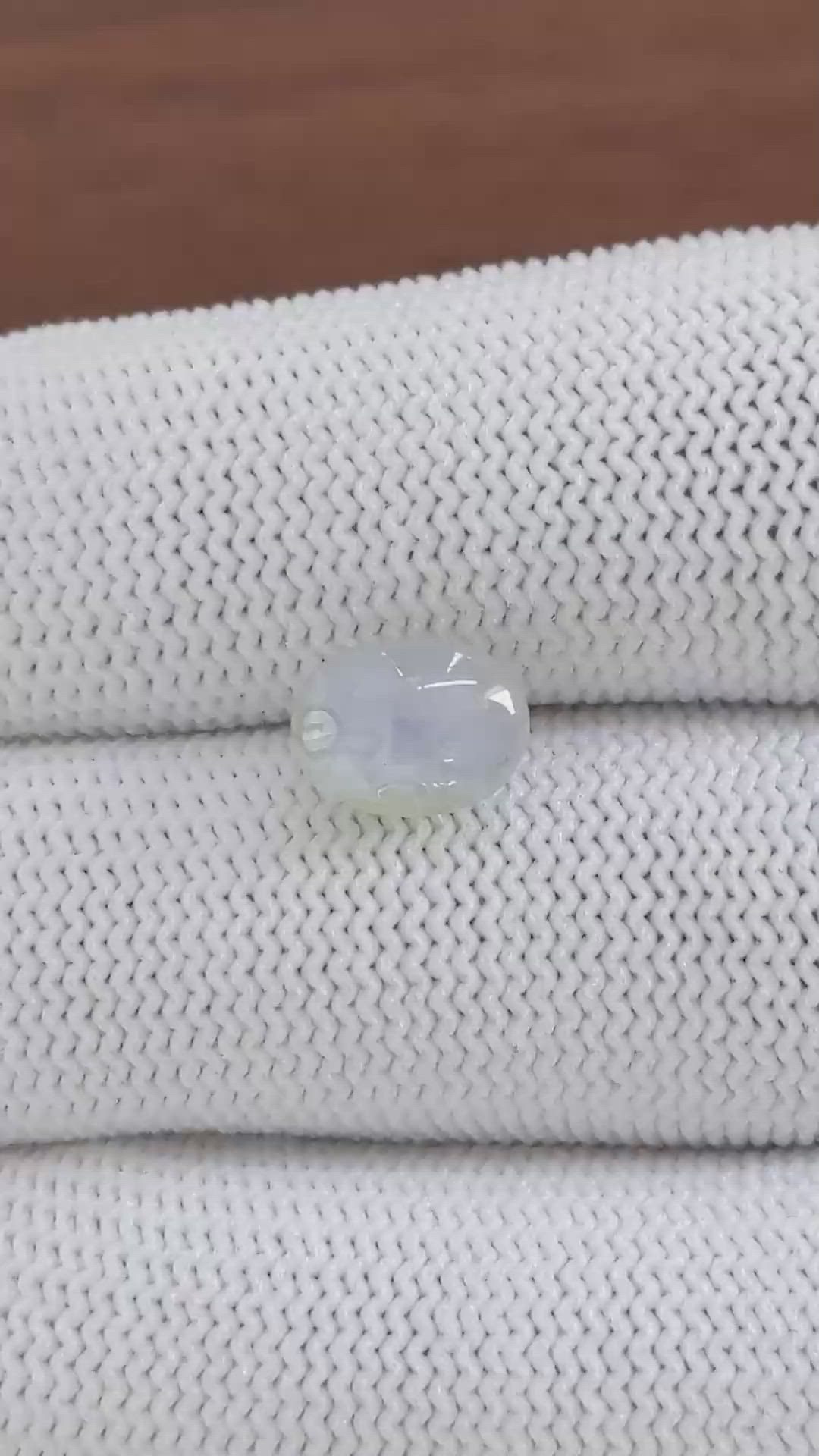 4.40 Ct. White Cabochon Star Sapphire from Ceylon (Sri Lanka) Size Video