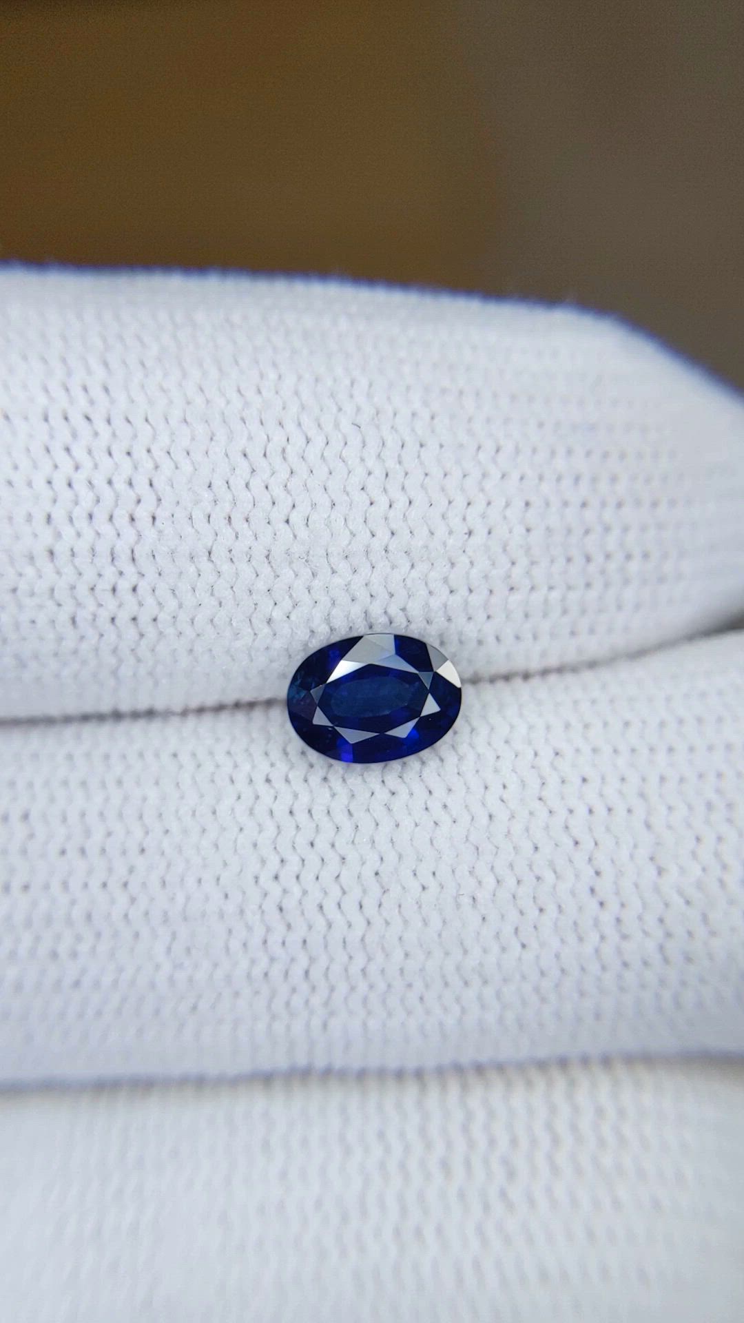 1.11 Ct. Blue Sapphire from Ceylon (Sri Lanka) Size Video
