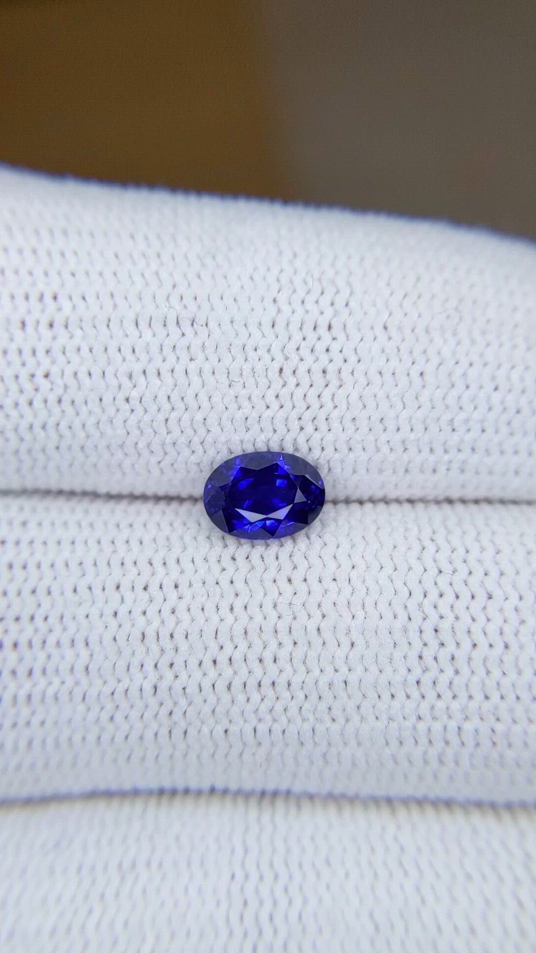 1.04 Ct. Purplish Blue Sapphire from Ceylon (Sri Lanka) Size Video