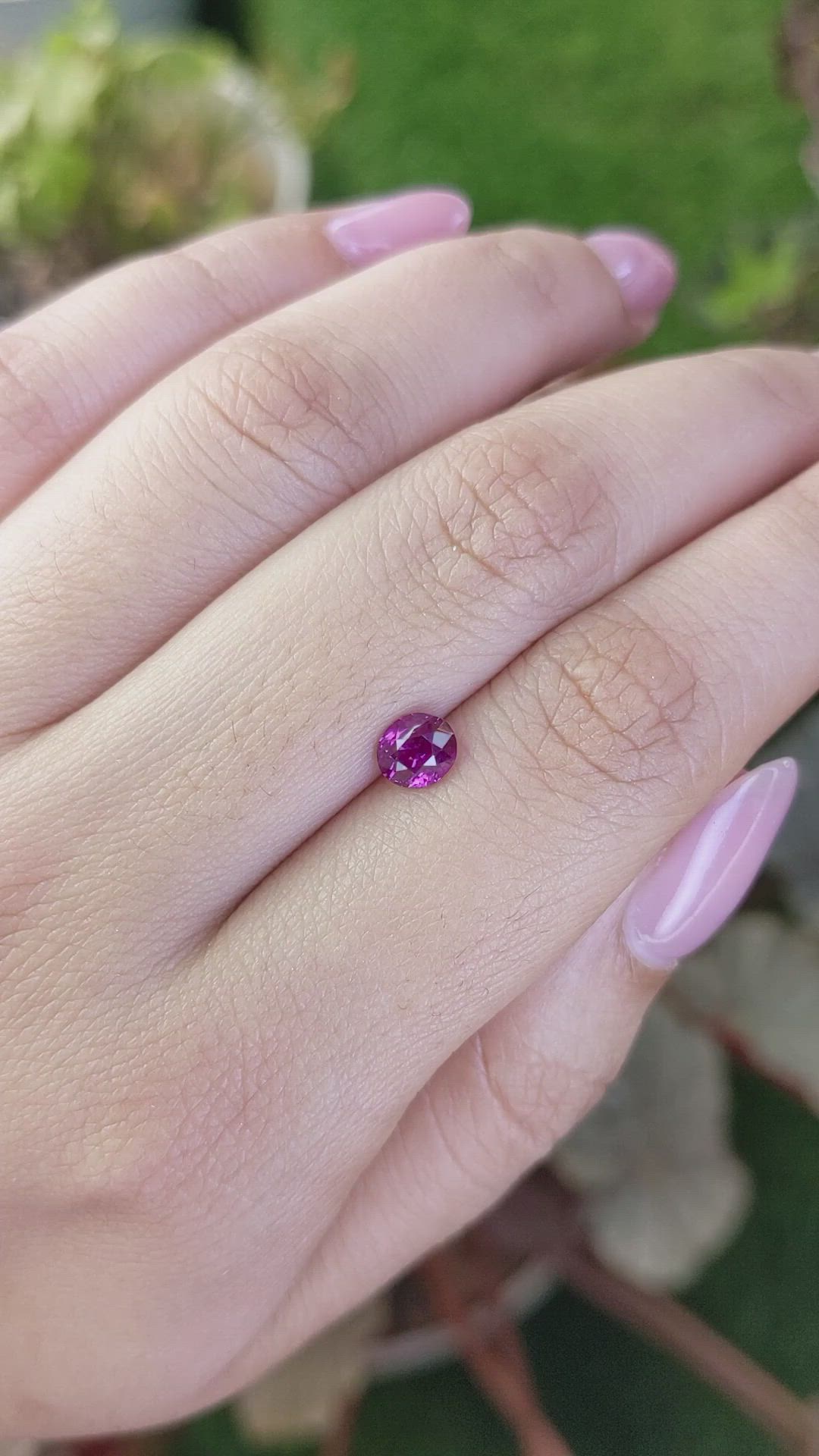 1.05 Ct. Purplish Pink Sapphire from Ceylon (Sri Lanka) Size Video