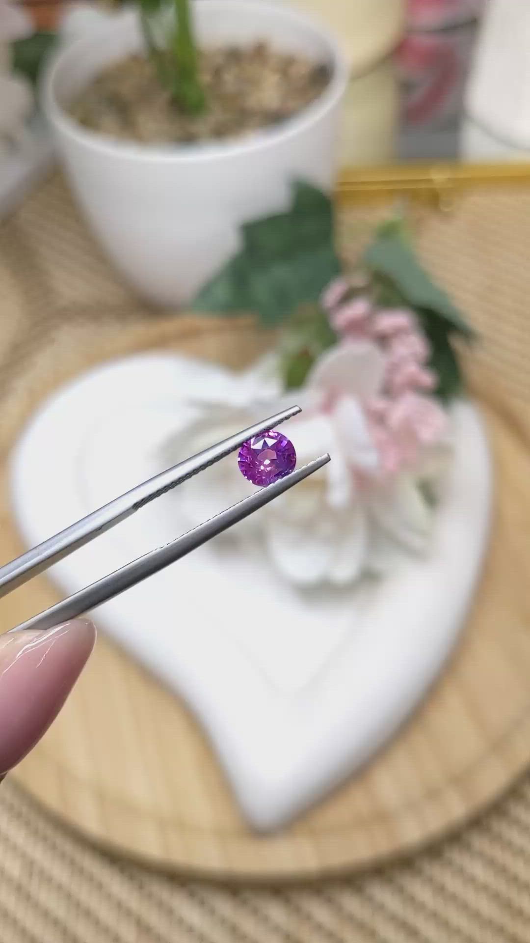 1.06 Ct. Pinkish Purple Sapphire from Ceylon (Sri Lanka) Size Video