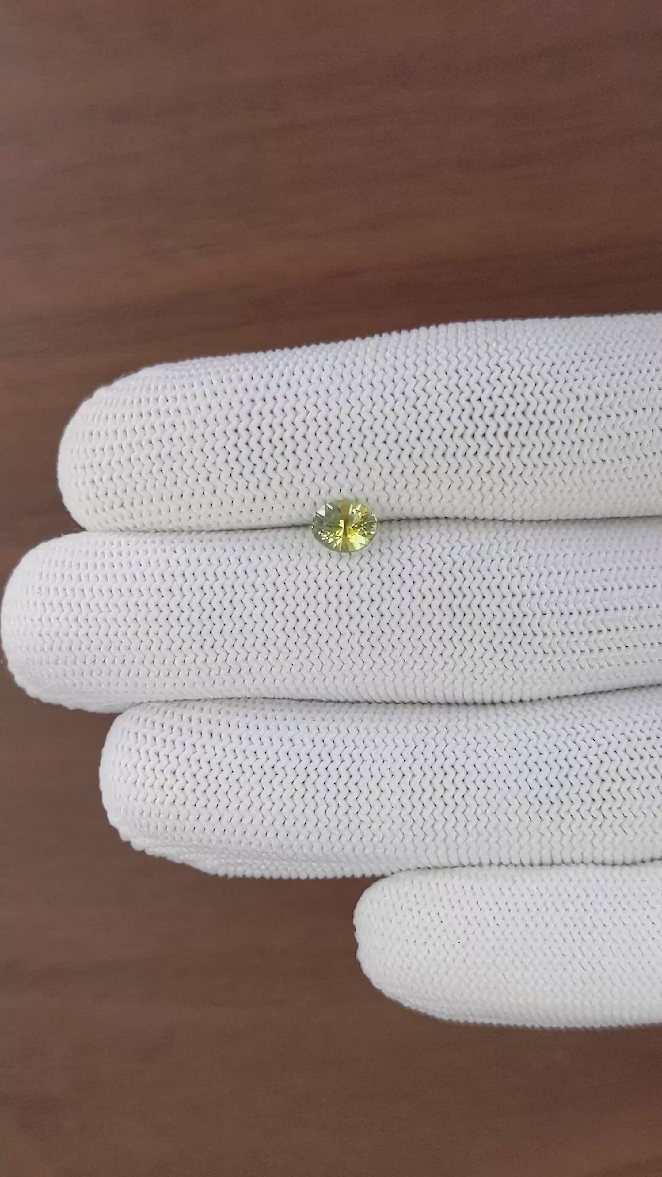 1.02 Ct. Greenish Yellow Sapphire from Ceylon (Sri Lanka) Size Video