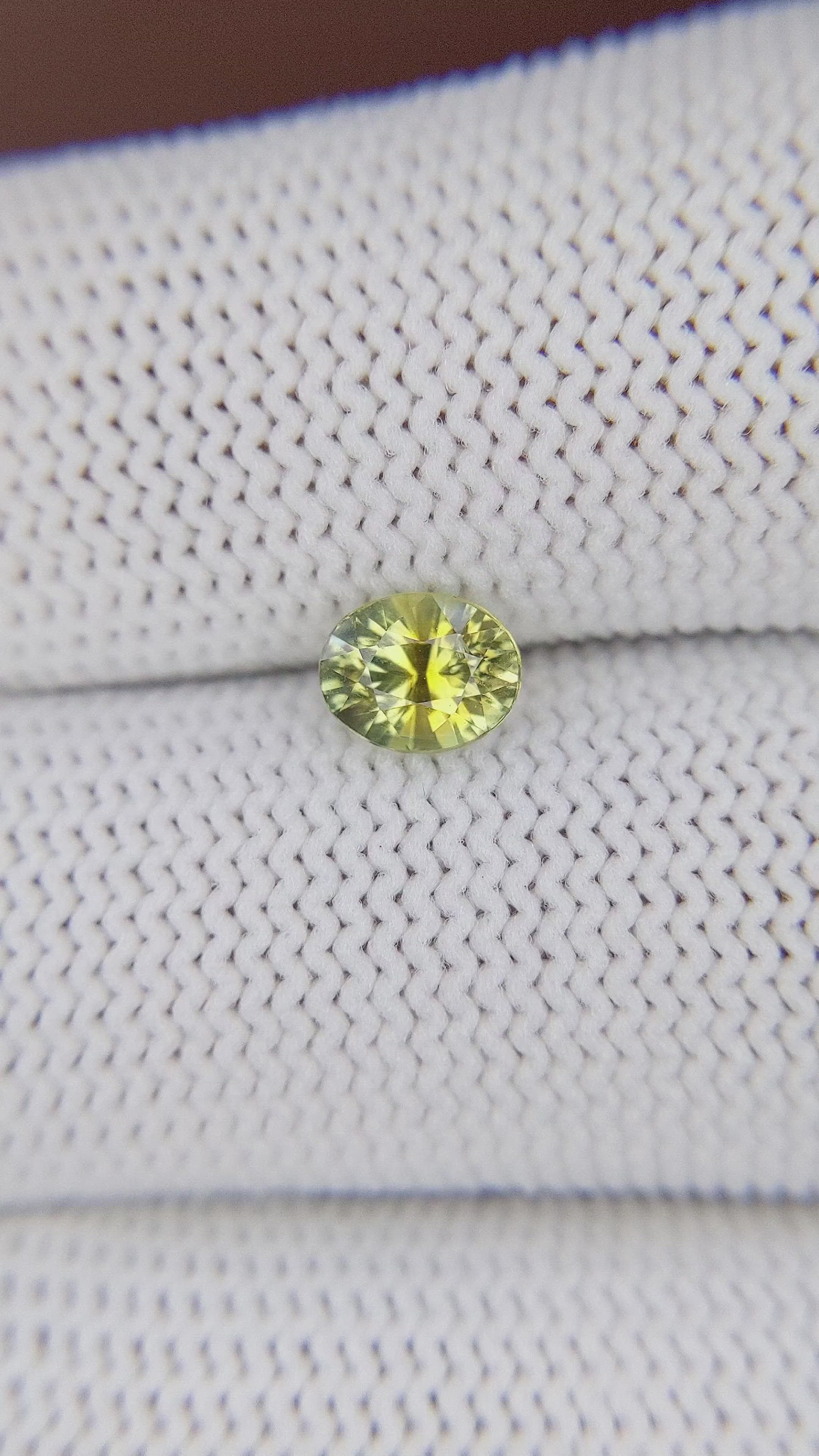 1.02 Ct. Greenish Yellow Sapphire from Ceylon (Sri Lanka) Size Video