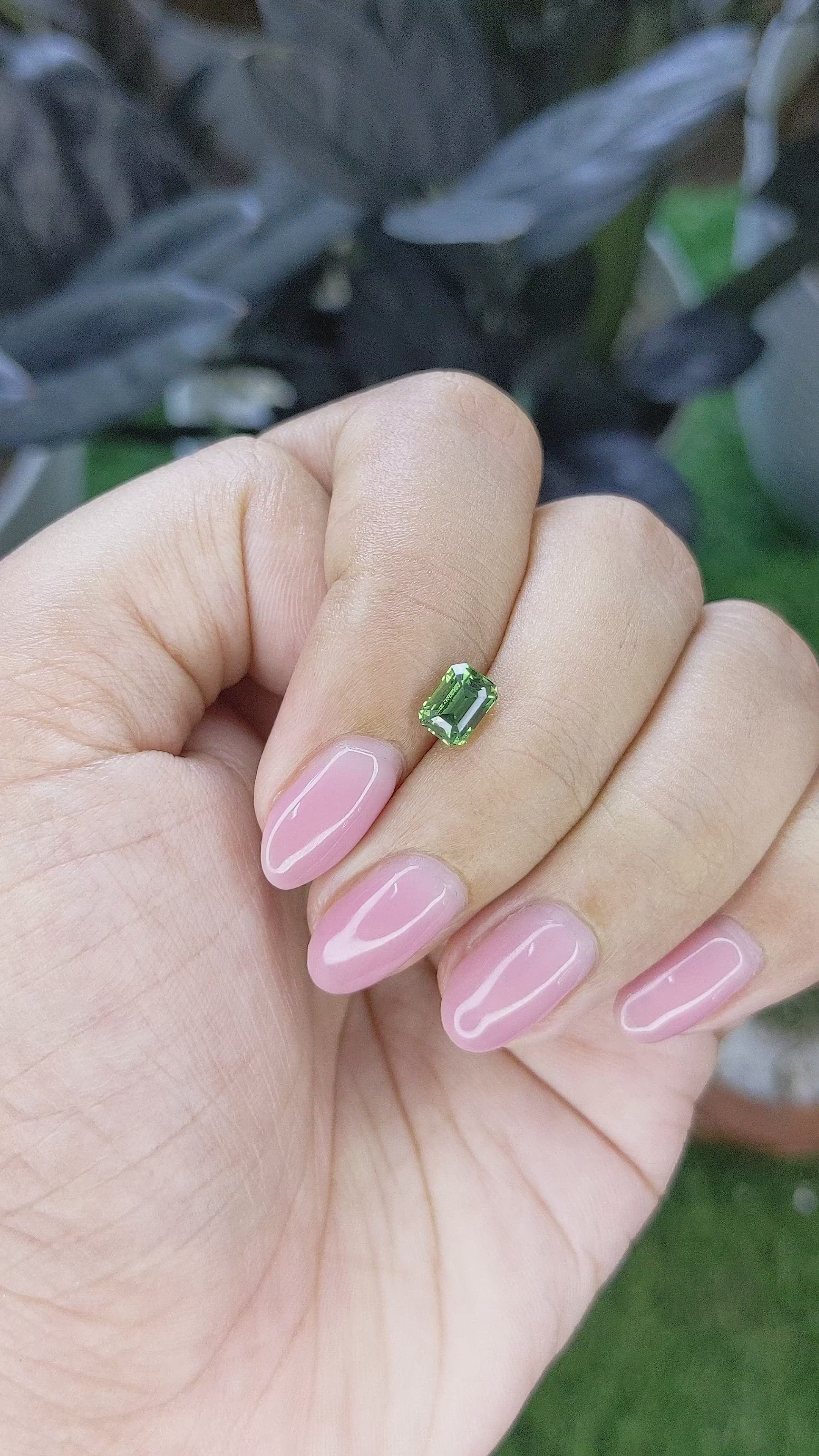 1.09 Ct. Green Sapphire from Ceylon (Sri Lanka) Size Video