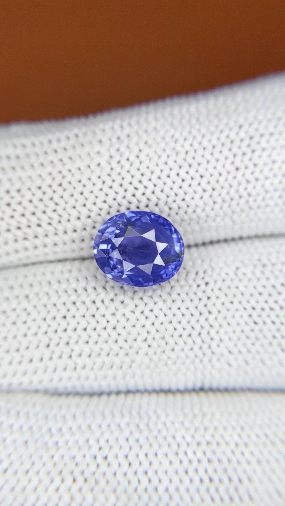 4.56 Ct. Blue Sapphire from Ceylon (Sri Lanka) Size Video