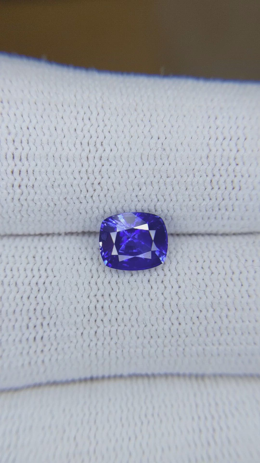 1.78 Ct. Blue Sapphire from Ceylon (Sri Lanka) Size Video