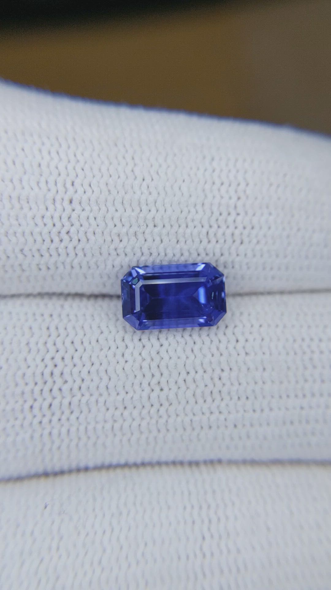 2.72 Ct. Blue Sapphire from Ceylon (Sri Lanka) Size Video