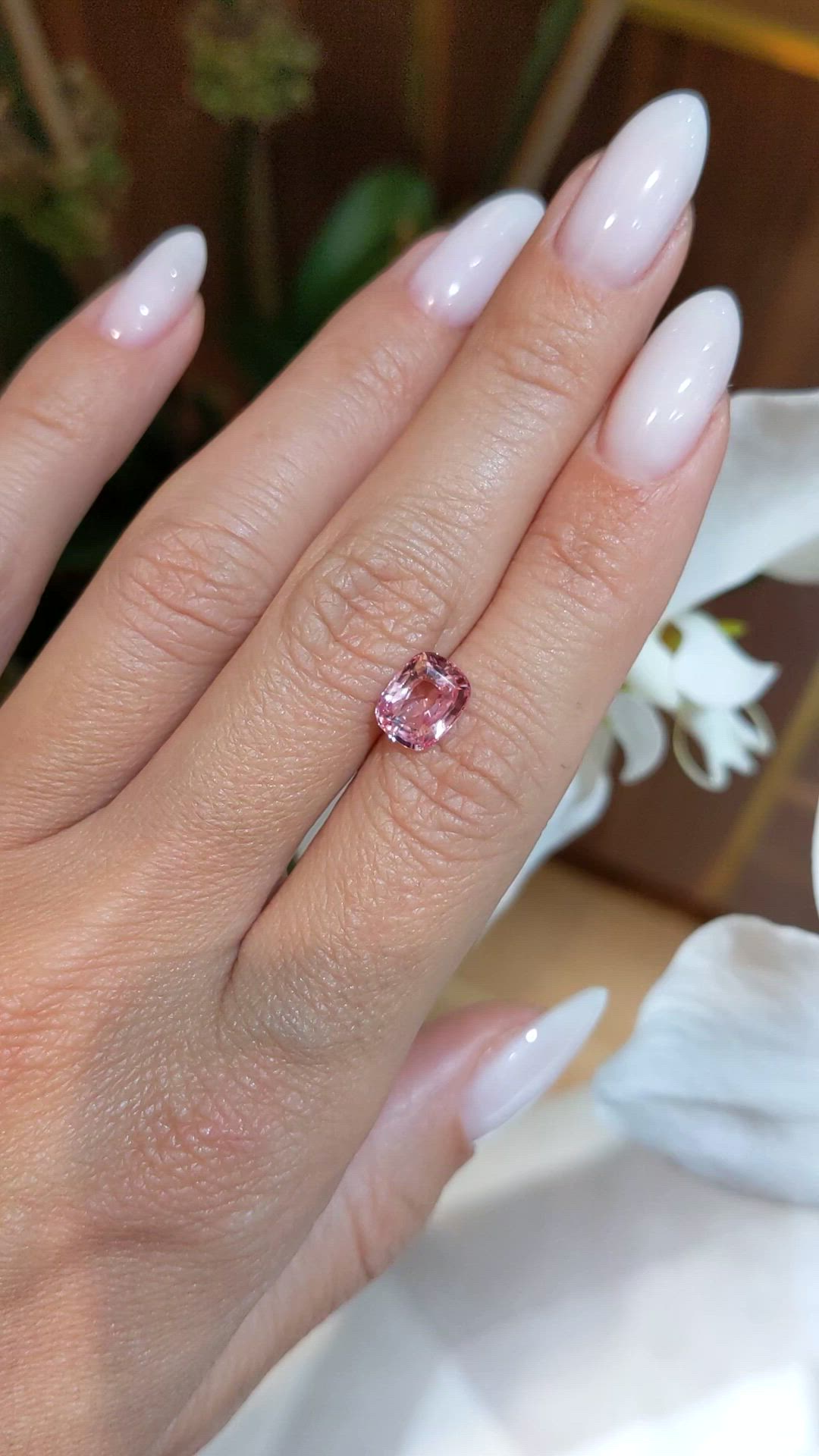 2.30 Ct. Padparadscha Sapphire from Ceylon (Sri Lanka) Size Video