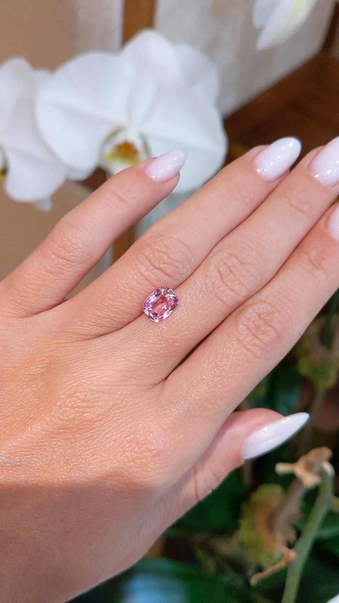 2.30 Ct. Padparadscha Sapphire from Ceylon (Sri Lanka) Size Video