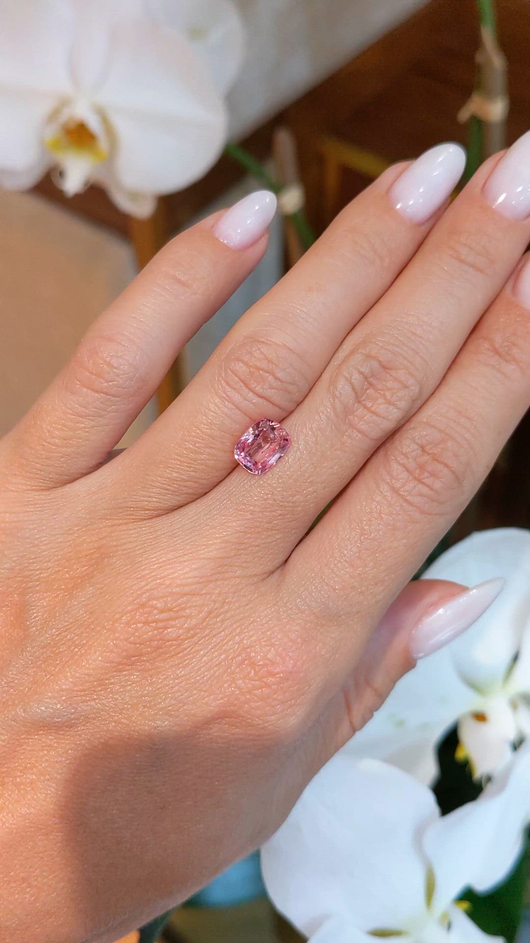 2.30 Ct. Padparadscha Sapphire from Ceylon (Sri Lanka) Size Video